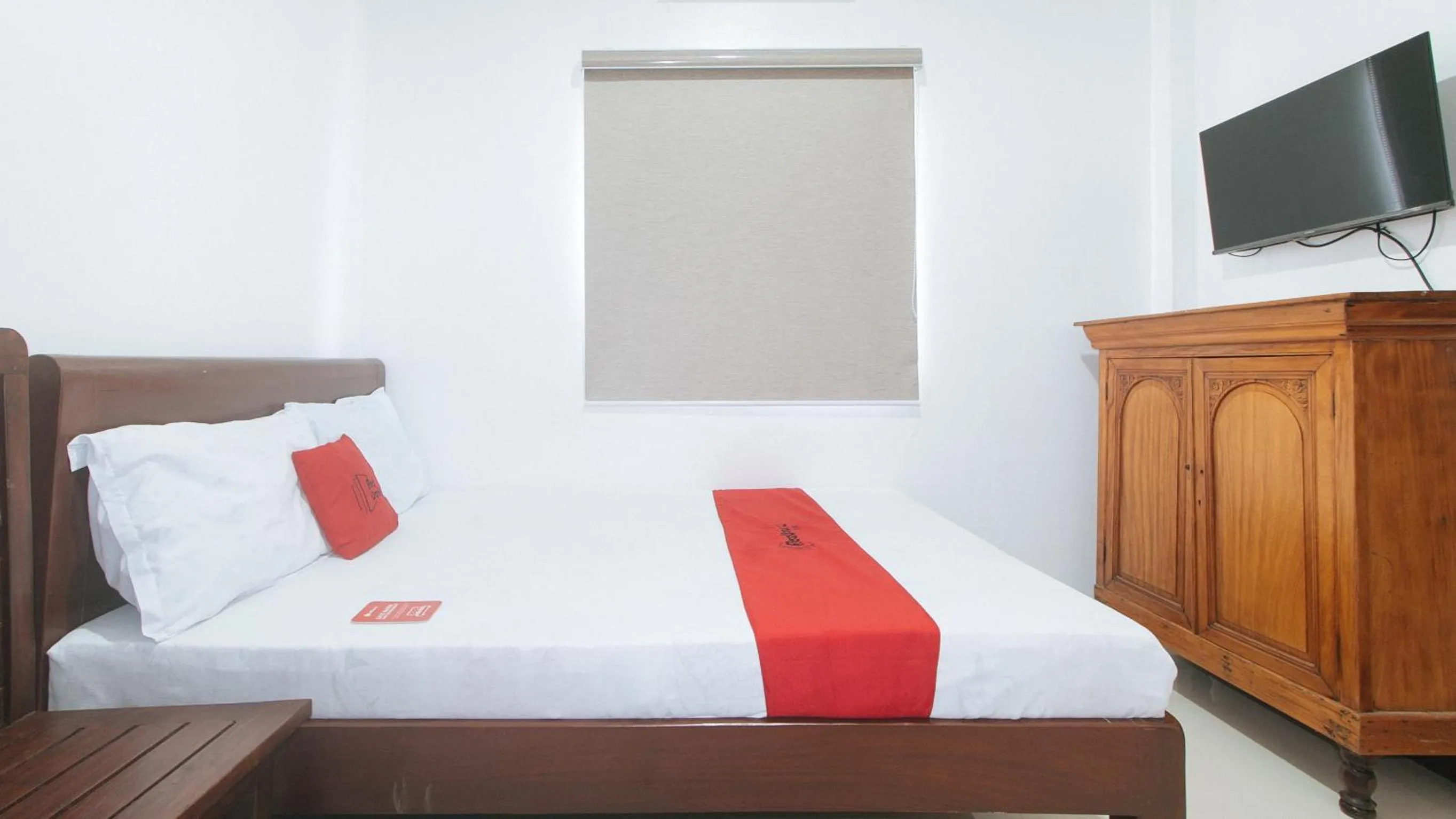 Bed in RedDoorz at Casa Rafaelle Transient Ilocos Sur