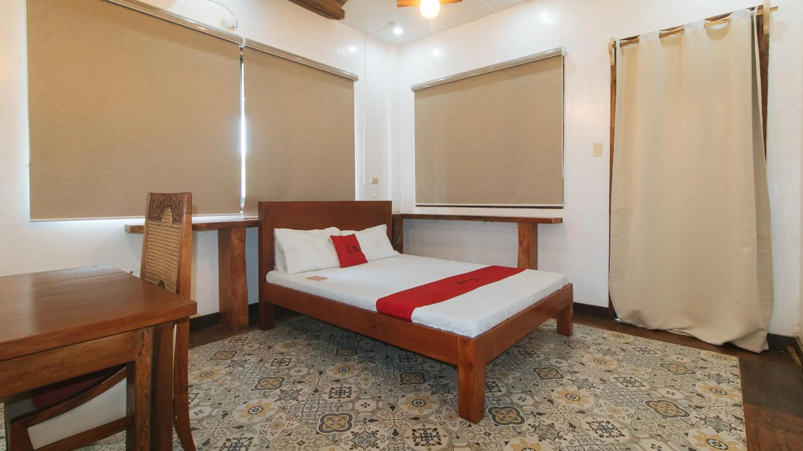 Bed in RedDoorz at Casa Rafaelle Transient Ilocos Sur