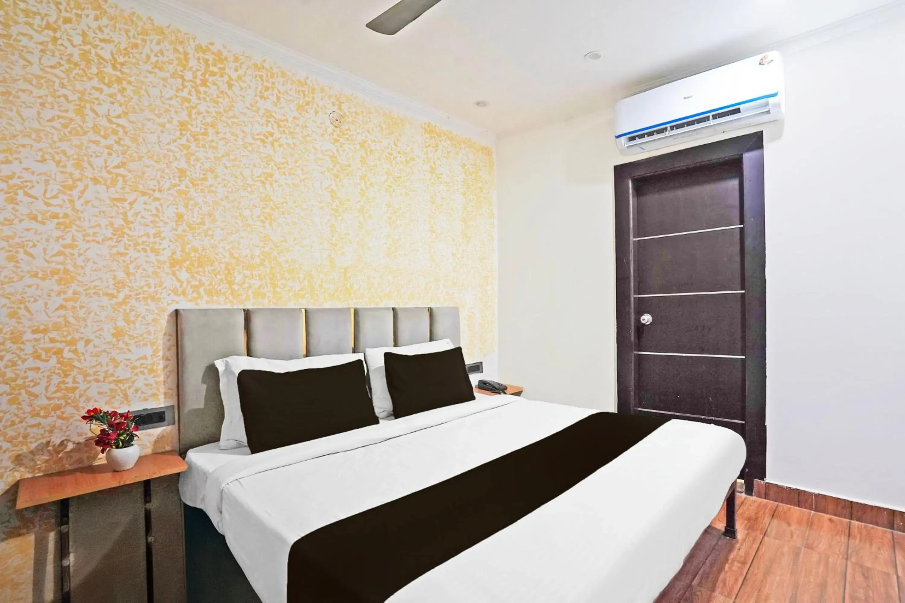 Bedroom, Bed in Super Hotel O Twamev Residency Bedroom, Bed in Super Hotel O Twamev Residency