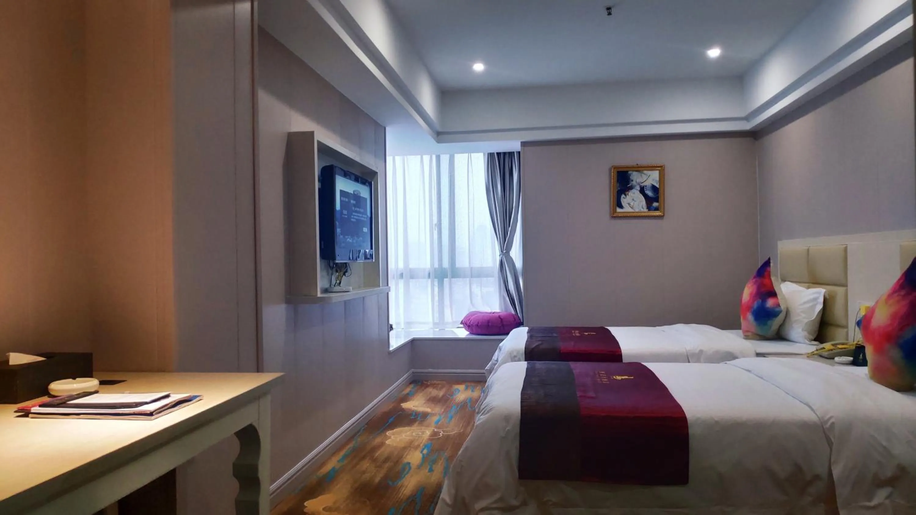 Bed in Century Hotel Tongren