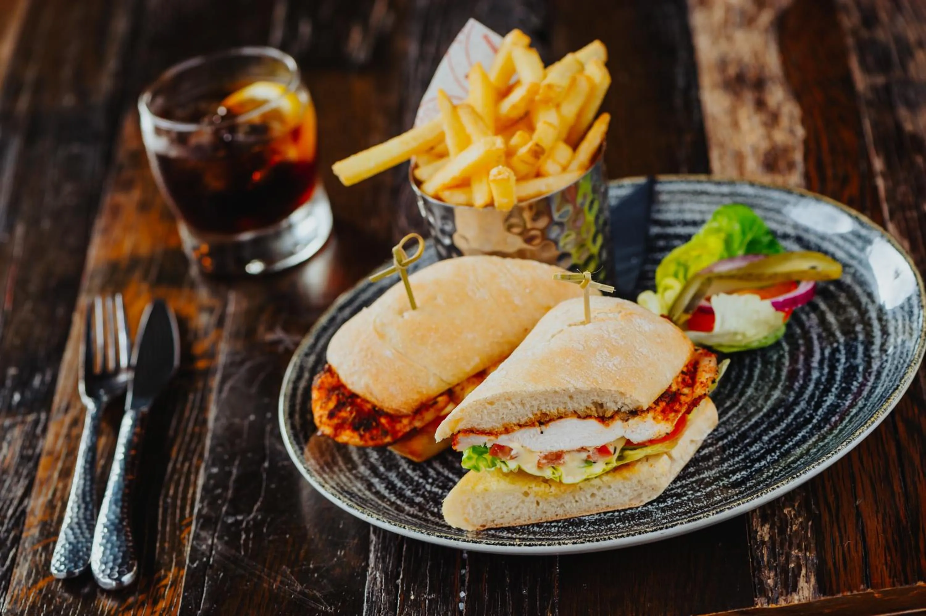 Lounge or bar in Titanic Hotel Liverpool