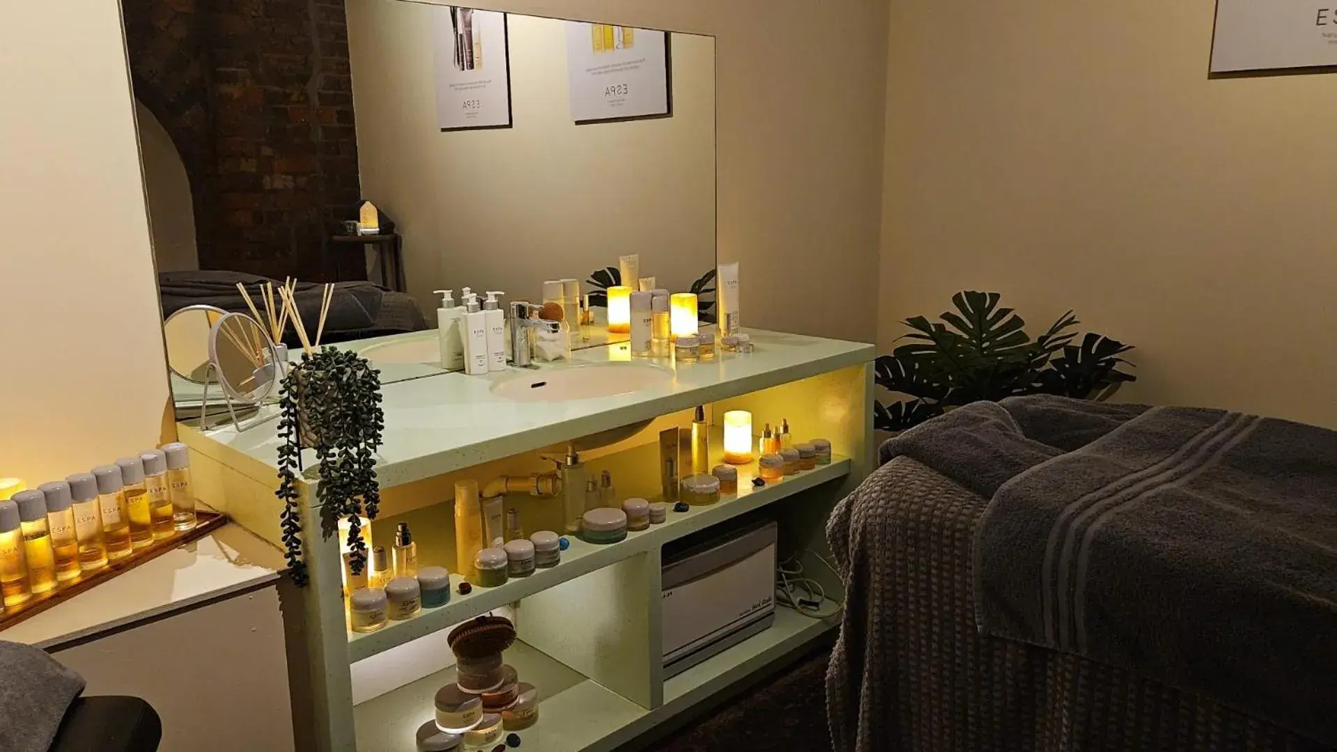 Spa and wellness centre/facilities in Titanic Hotel Liverpool Spa and wellness centre/facilities in Titanic Hotel Liverpool