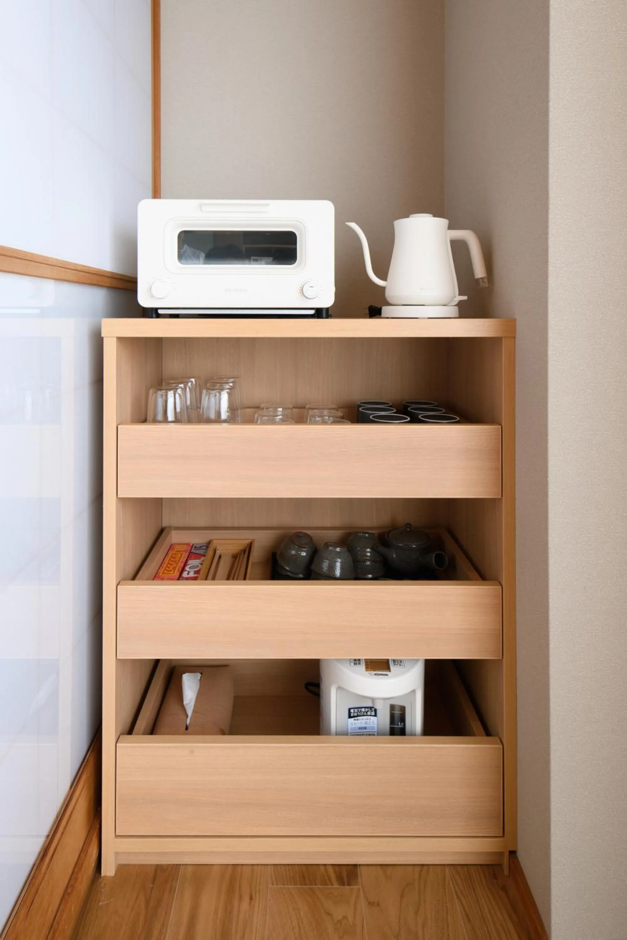 Photo of the whole room in Hakone Ashinoko Bikeikan 箱根芦ノ湖 美景館