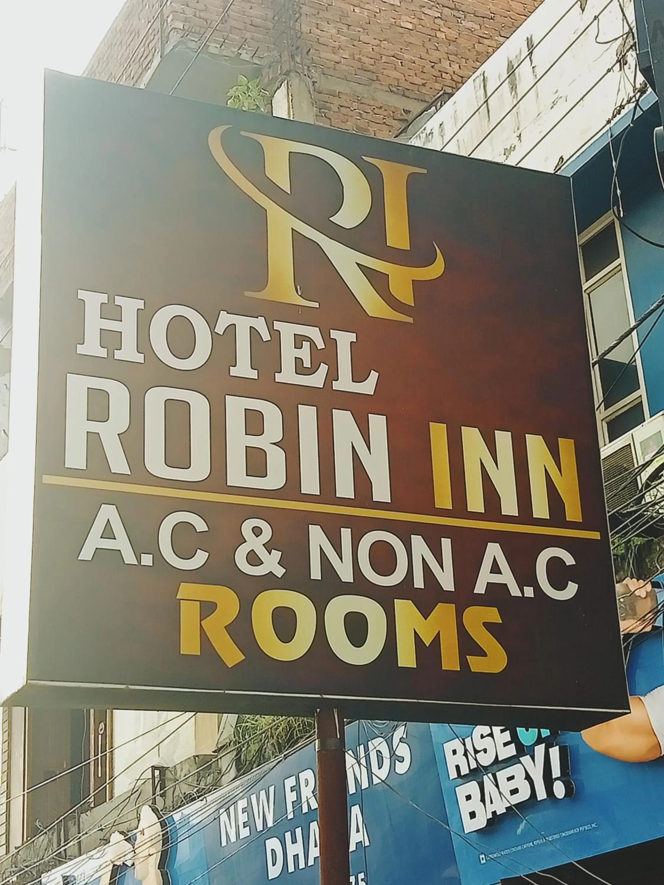Hotel Robin Inn