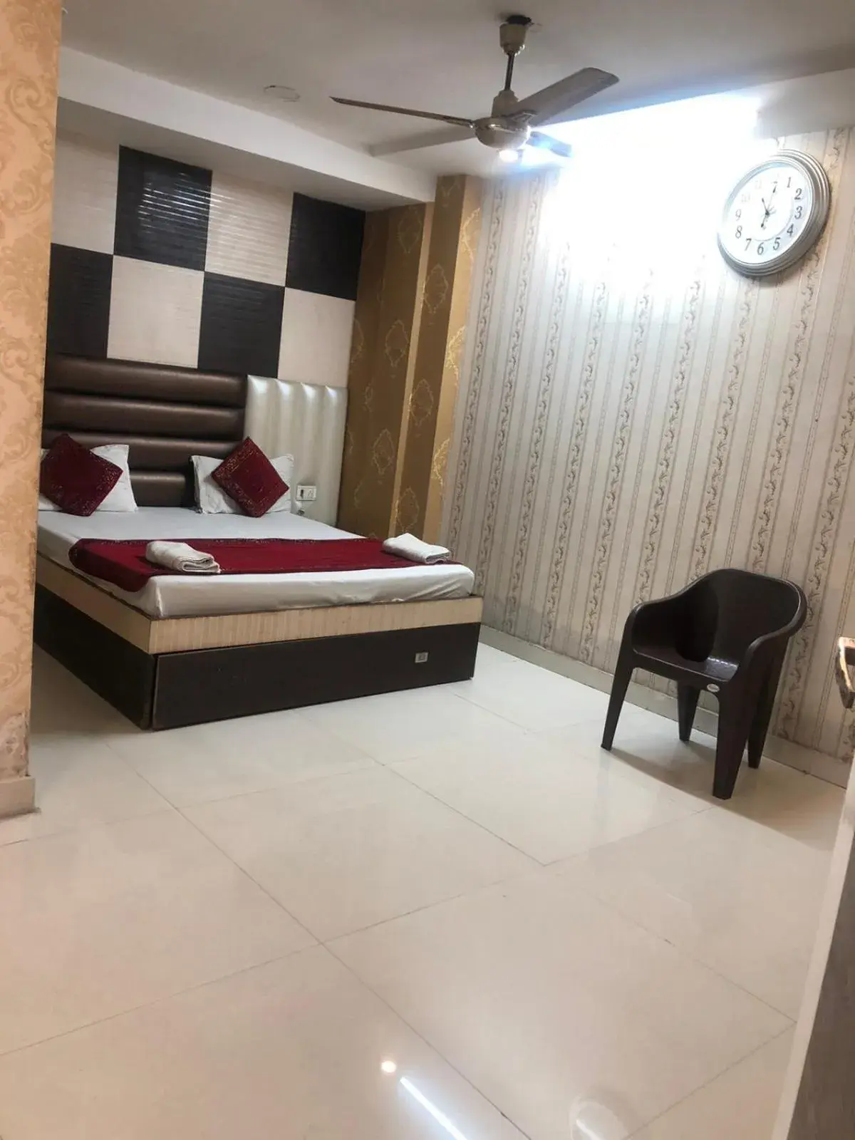 Family Room - single occupancy in Hotel Robin Inn Family Room - single occupancy in Hotel Robin Inn