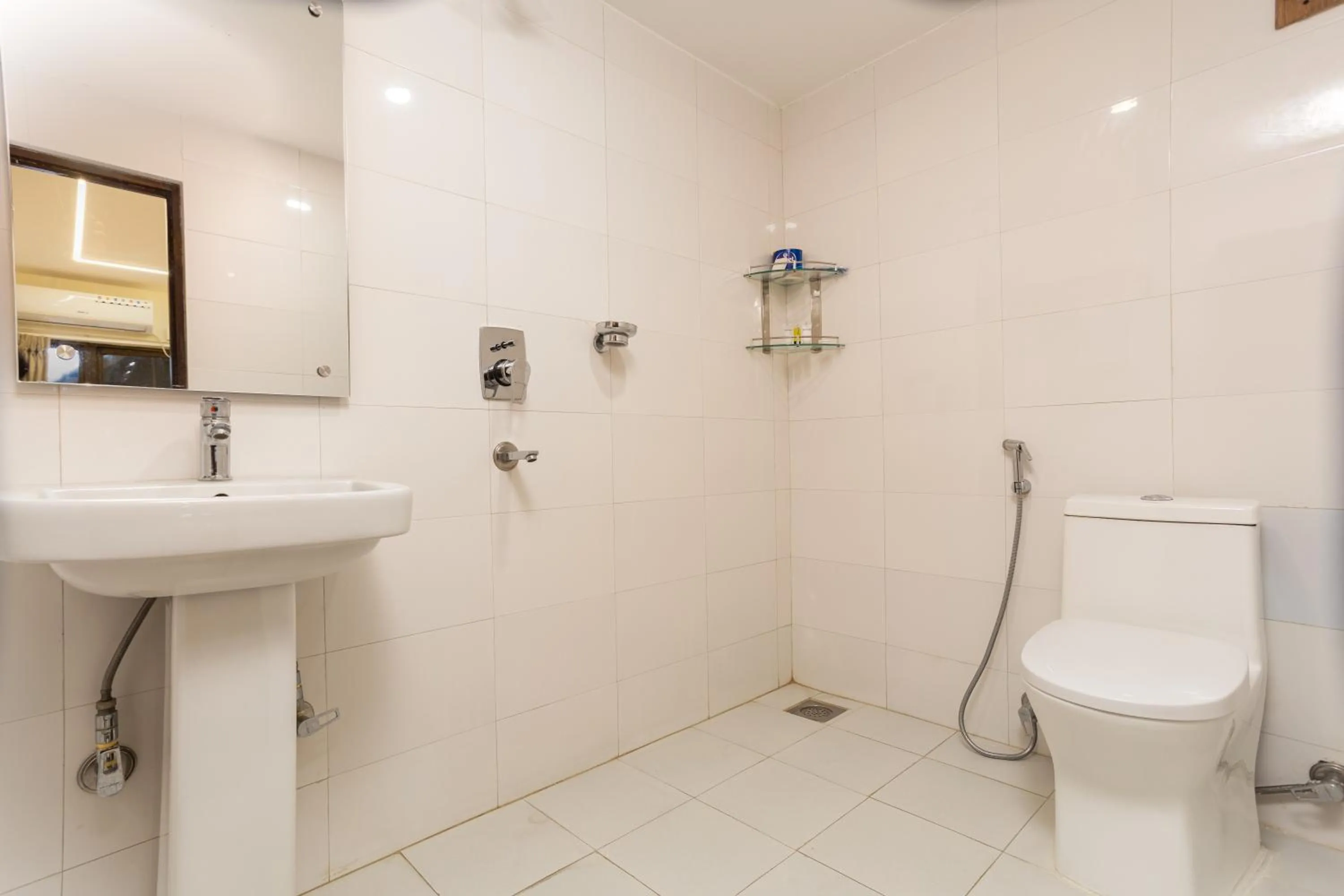 Toilet in Kathmandu Business Hotel