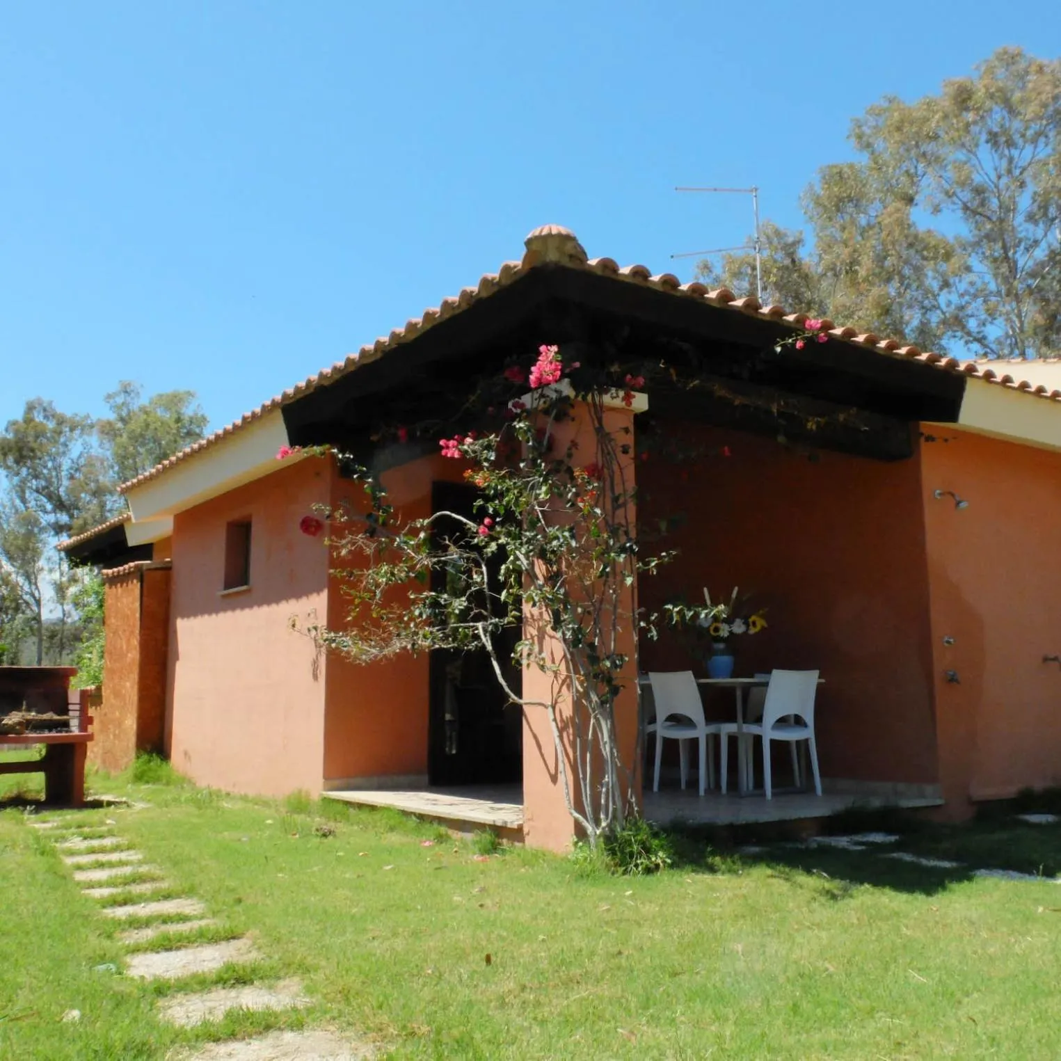 BBQ facilities in Tiliguerta Glamping&Camping Village