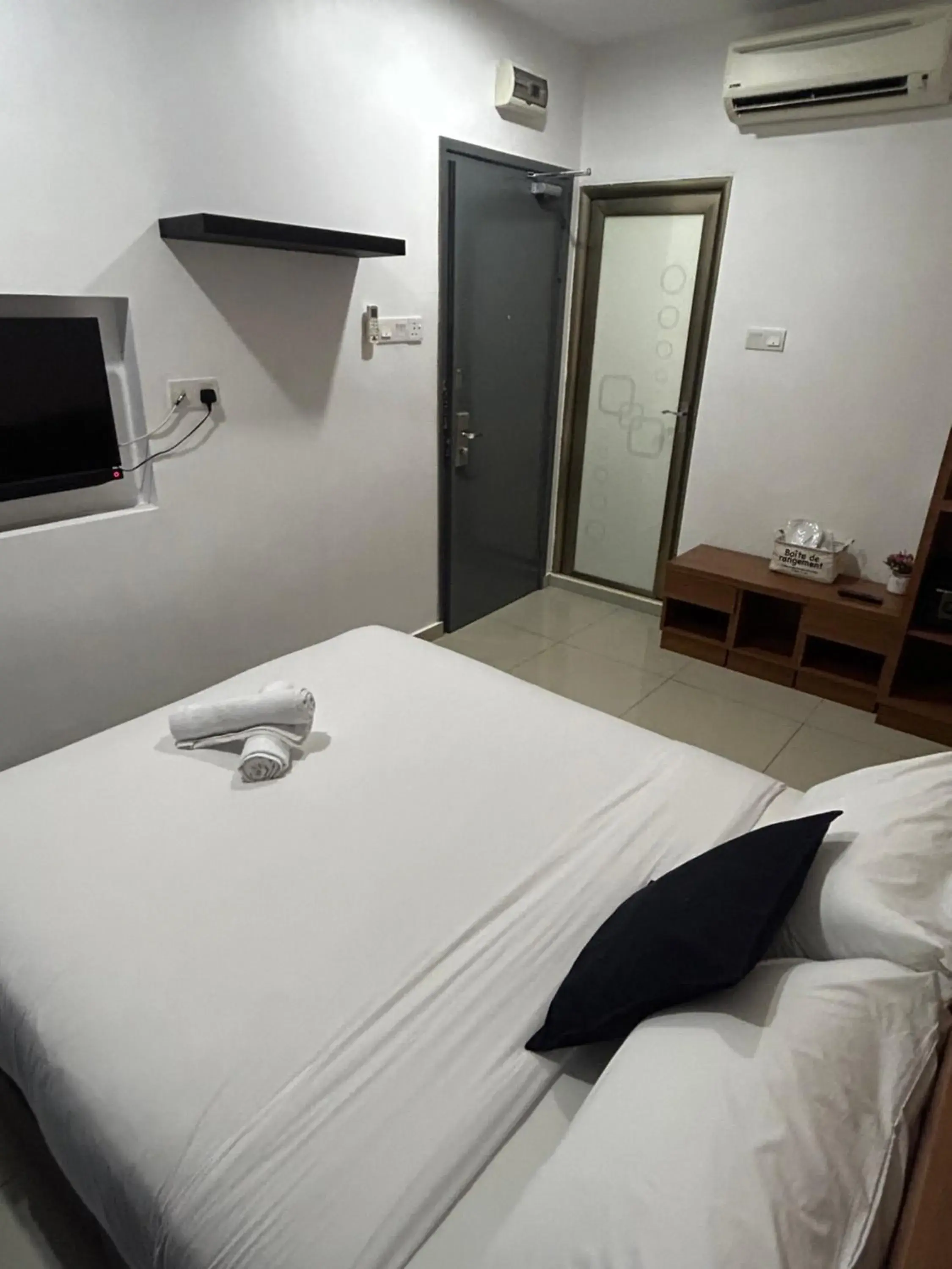 Deluxe Queen Room in Tt Pets and Family Guesthouse Kota Laksamana, Melaka Deluxe Queen Room in Tt Pets and Family Guesthouse Kota Laksamana, Melaka