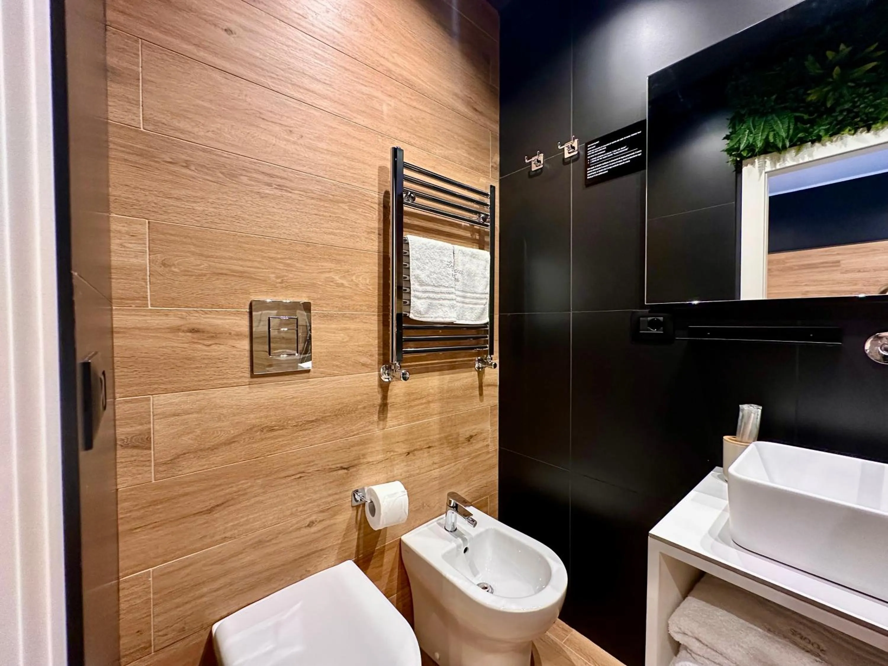 Bathroom in Elegance Rooms Spaccanapoli