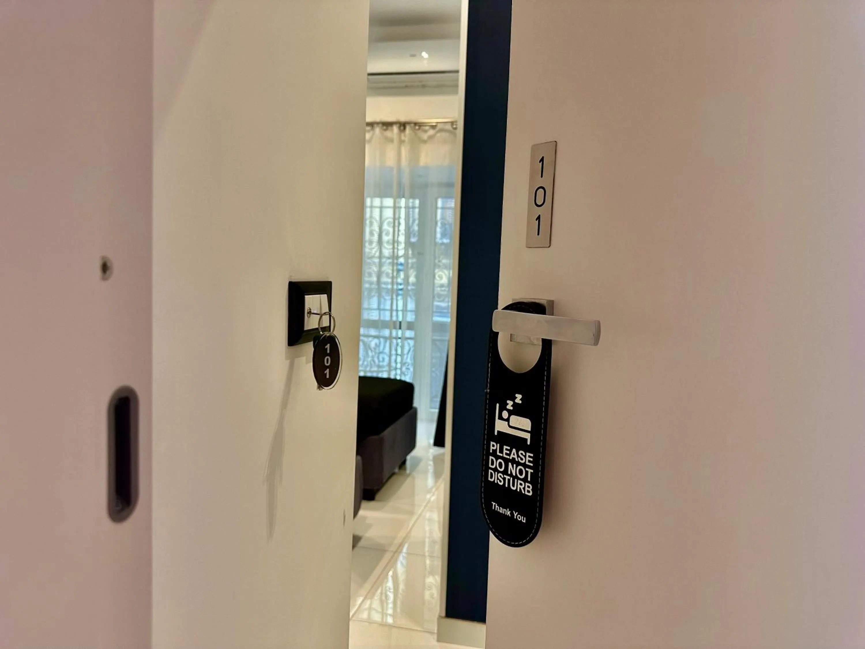 wardrobe in Elegance Rooms Spaccanapoli