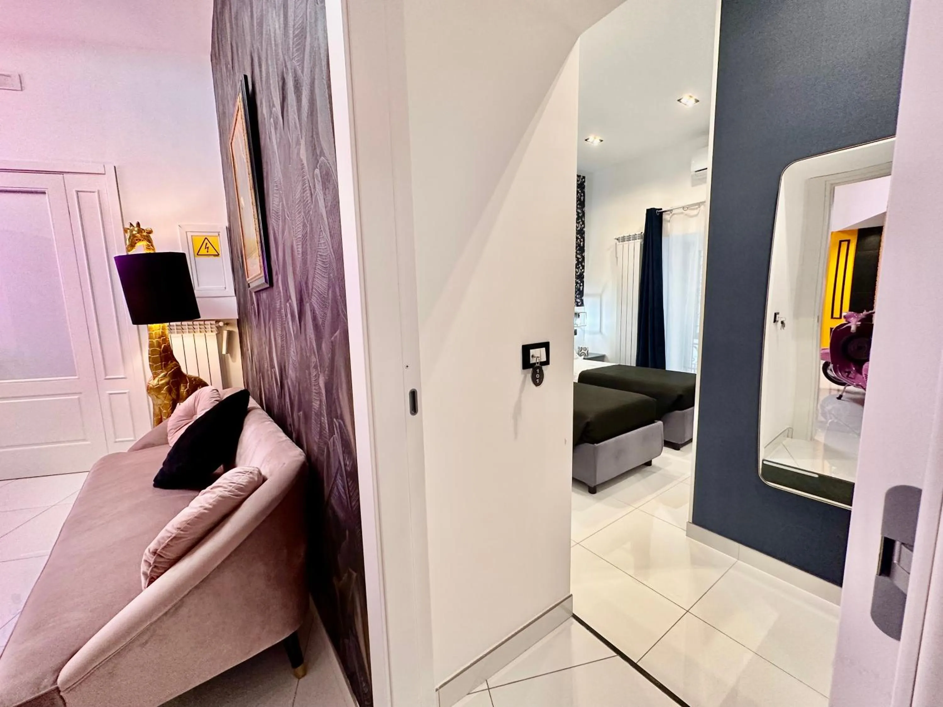 Photo of the whole room, Bed in Elegance Rooms Spaccanapoli