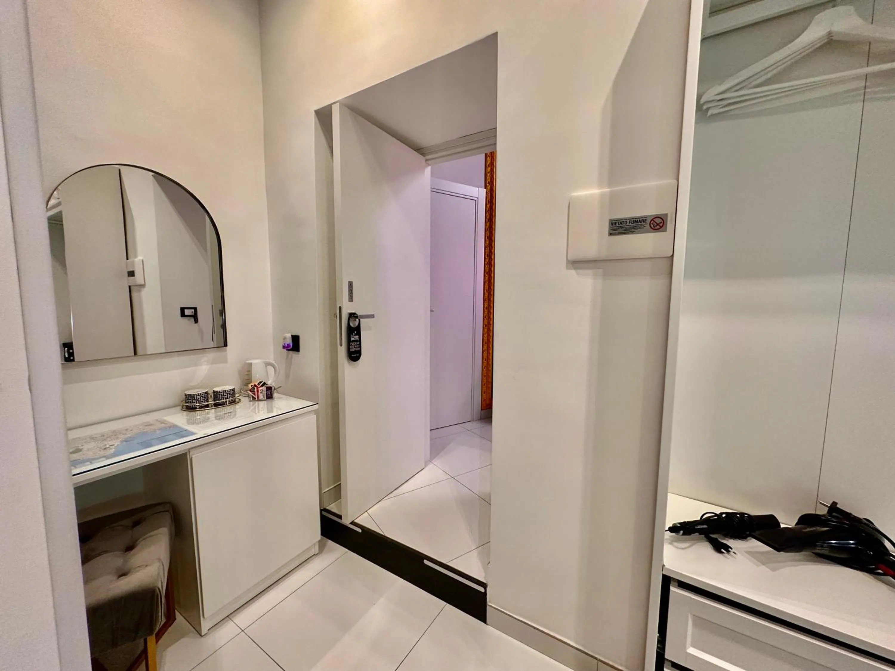 Bedroom in Elegance Rooms Spaccanapoli