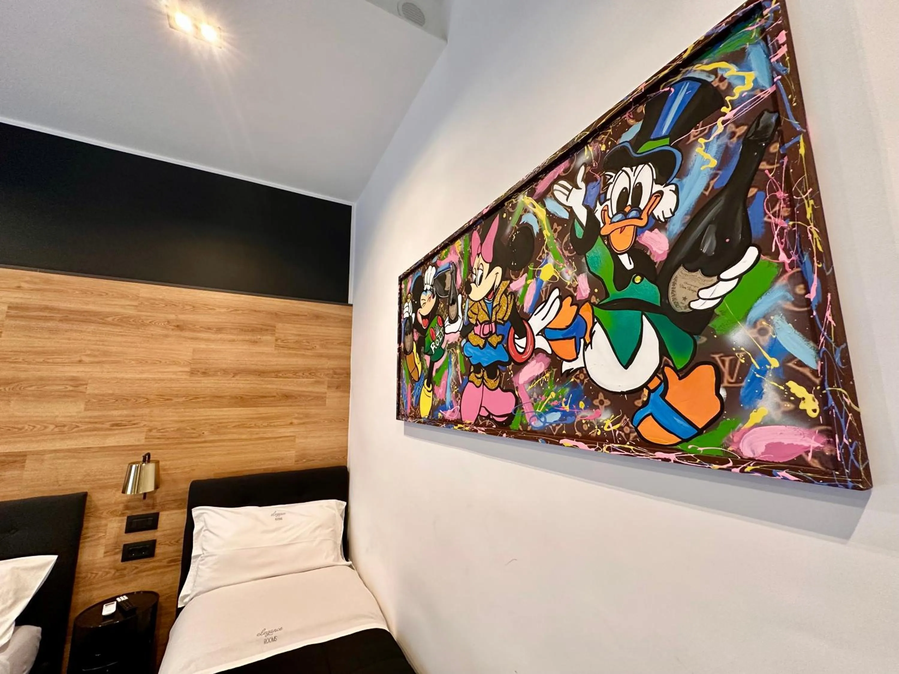 Photo of the whole room, Bed in Elegance Rooms Spaccanapoli