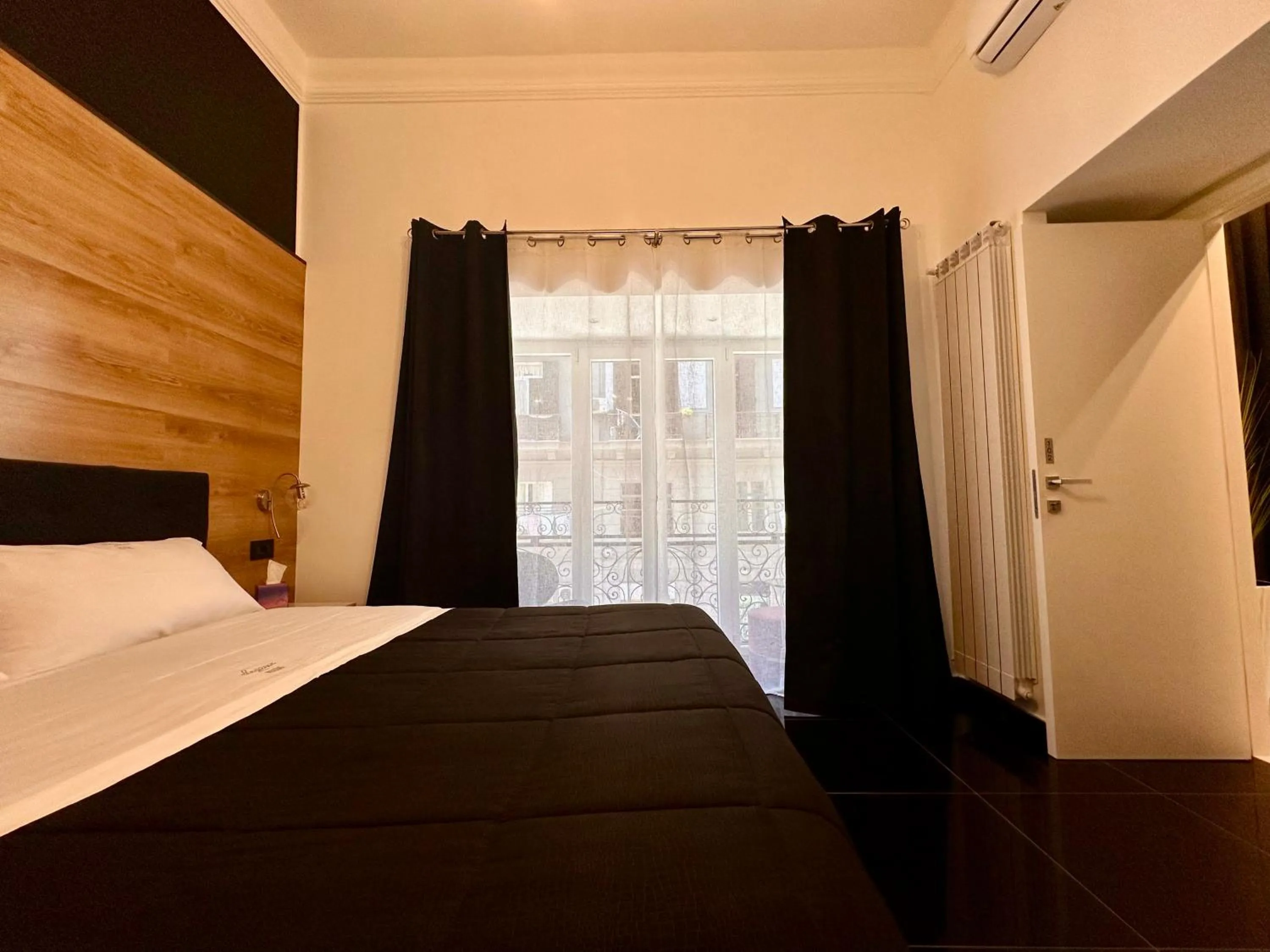 Bedroom, Bed in Elegance Rooms Spaccanapoli