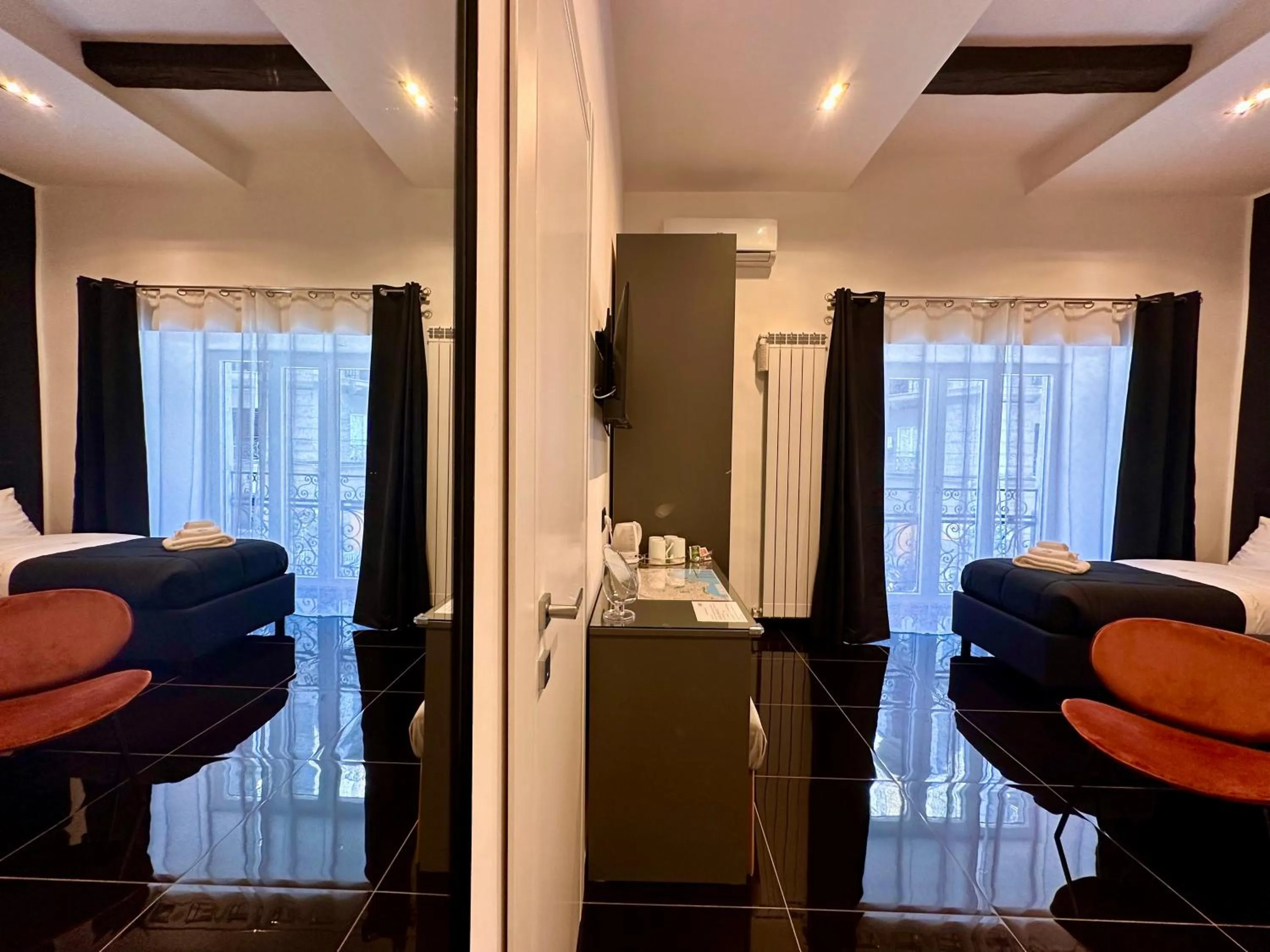 Bed in Elegance Rooms Spaccanapoli