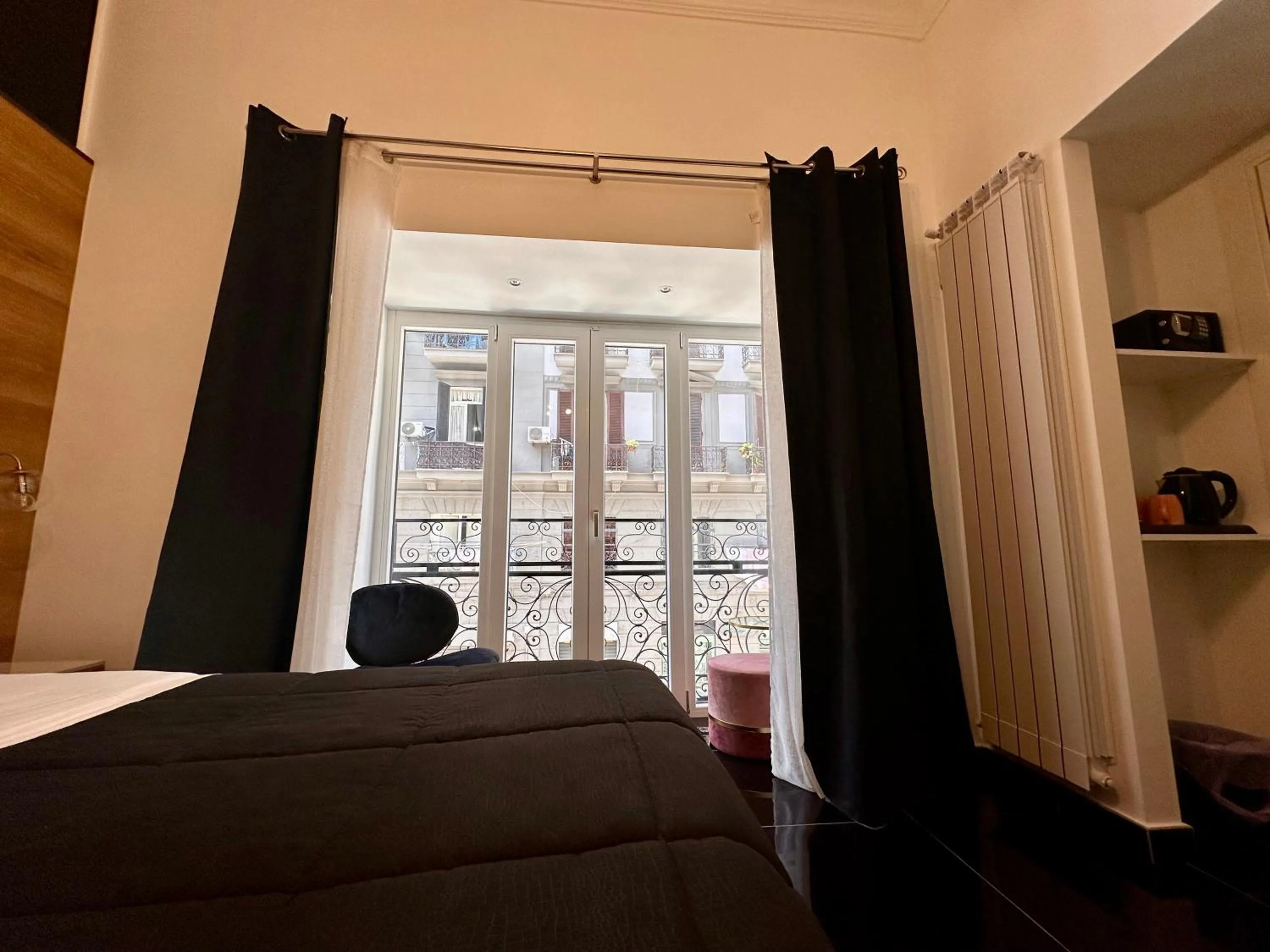 Bedroom, Bed in Elegance Rooms Spaccanapoli