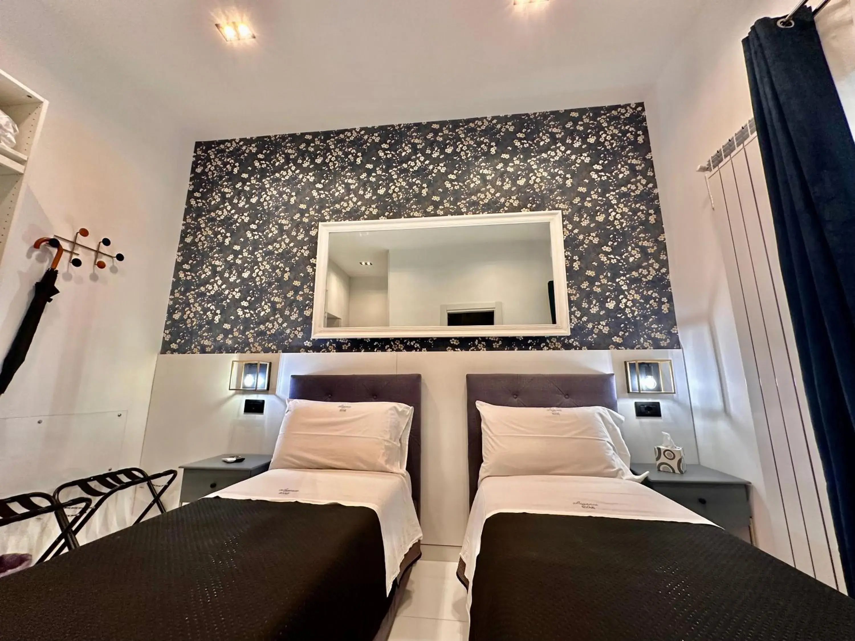 Twin Room - single occupancy in Elegance Rooms Spaccanapoli Twin Room - single occupancy in Elegance Rooms Spaccanapoli