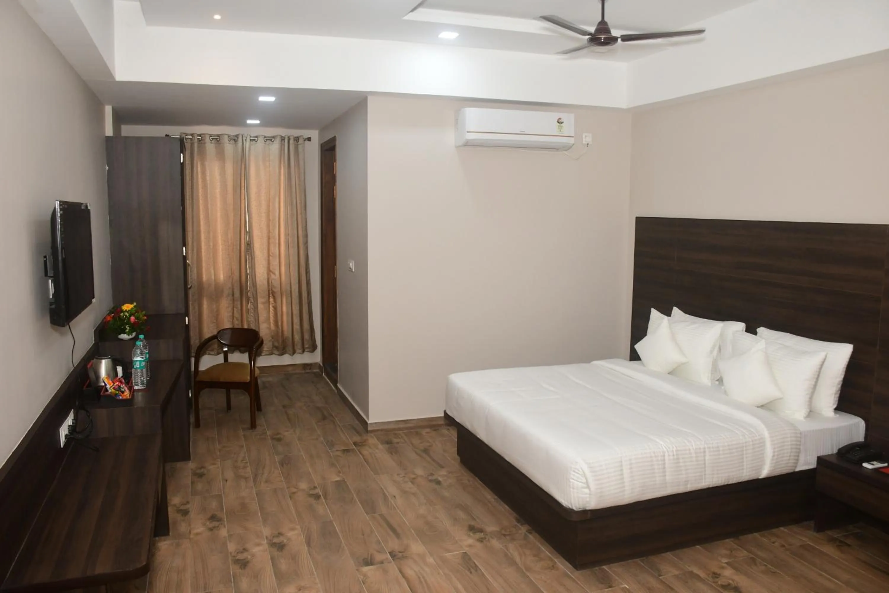 Bedroom, Bed in Kankidham Lords Inn