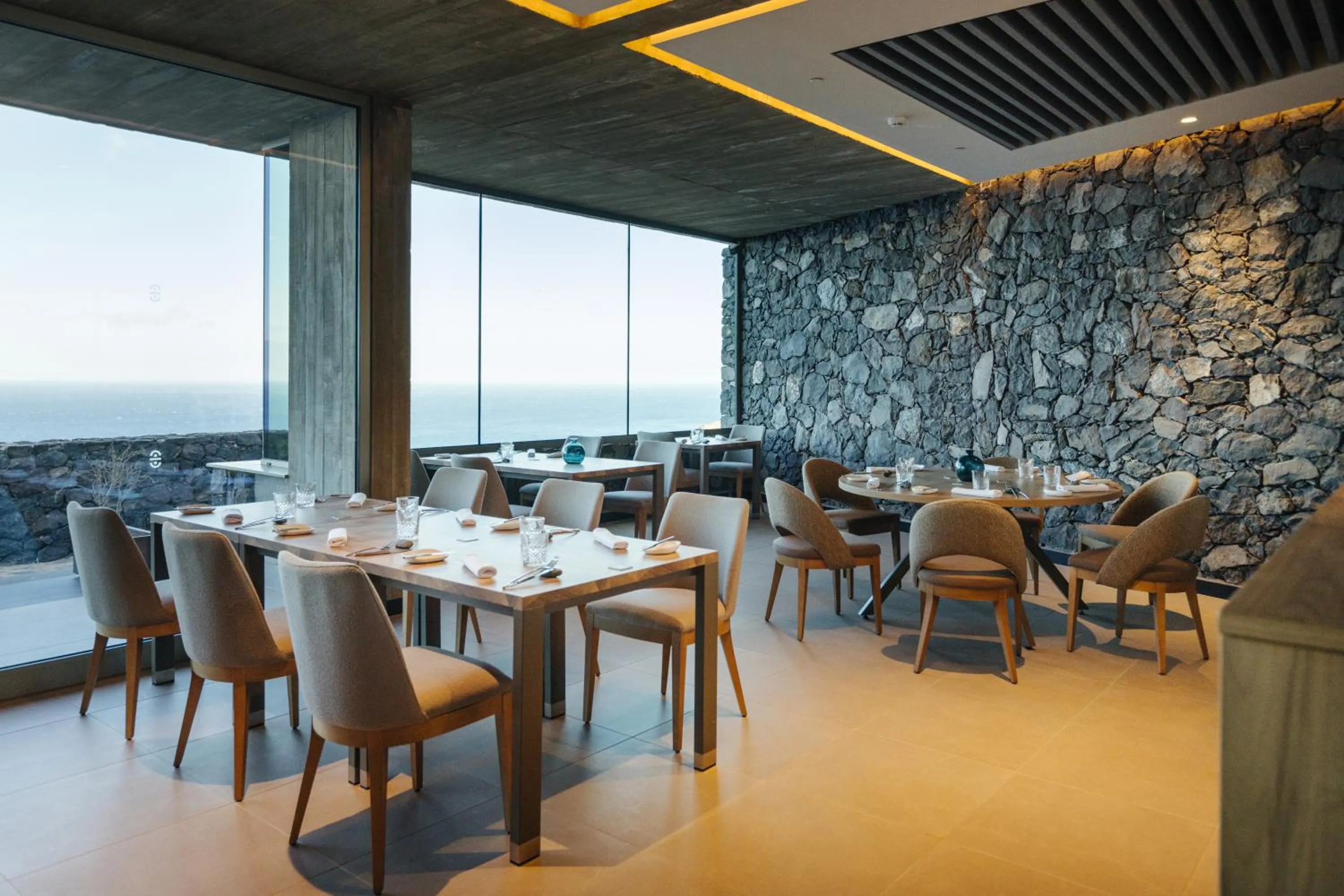 Restaurant/places to eat in BANCAL HOTEL and SPA