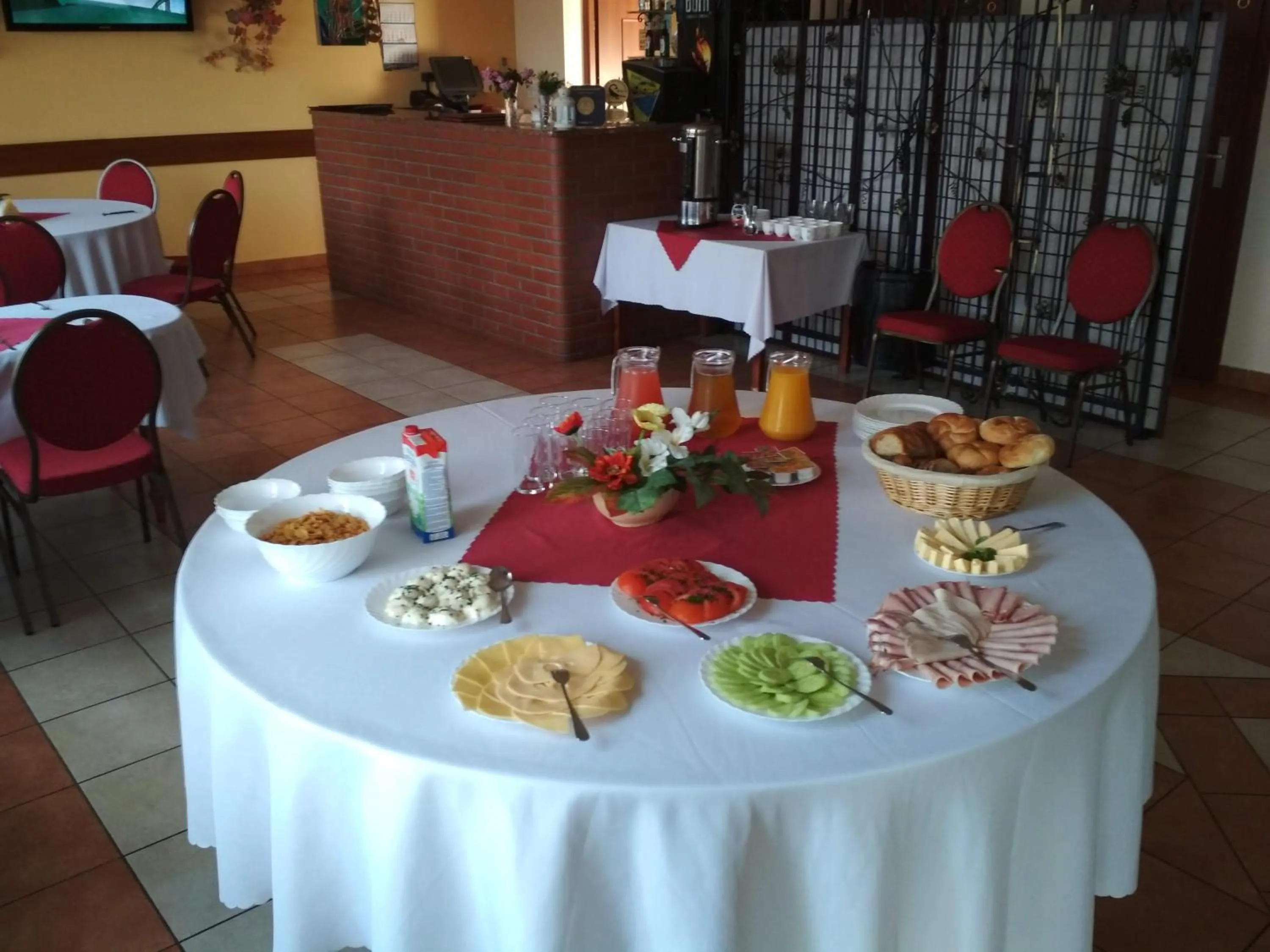 Breakfast in Zajazd Skorpion B&B