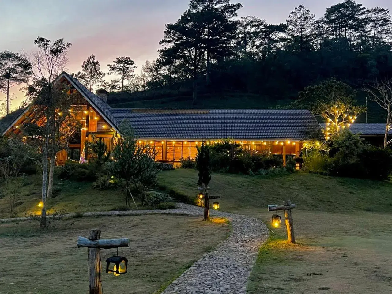 Restaurant/places to eat in Lat Valley Retreat Village Restaurant/places to eat in Lat Valley Retreat Village