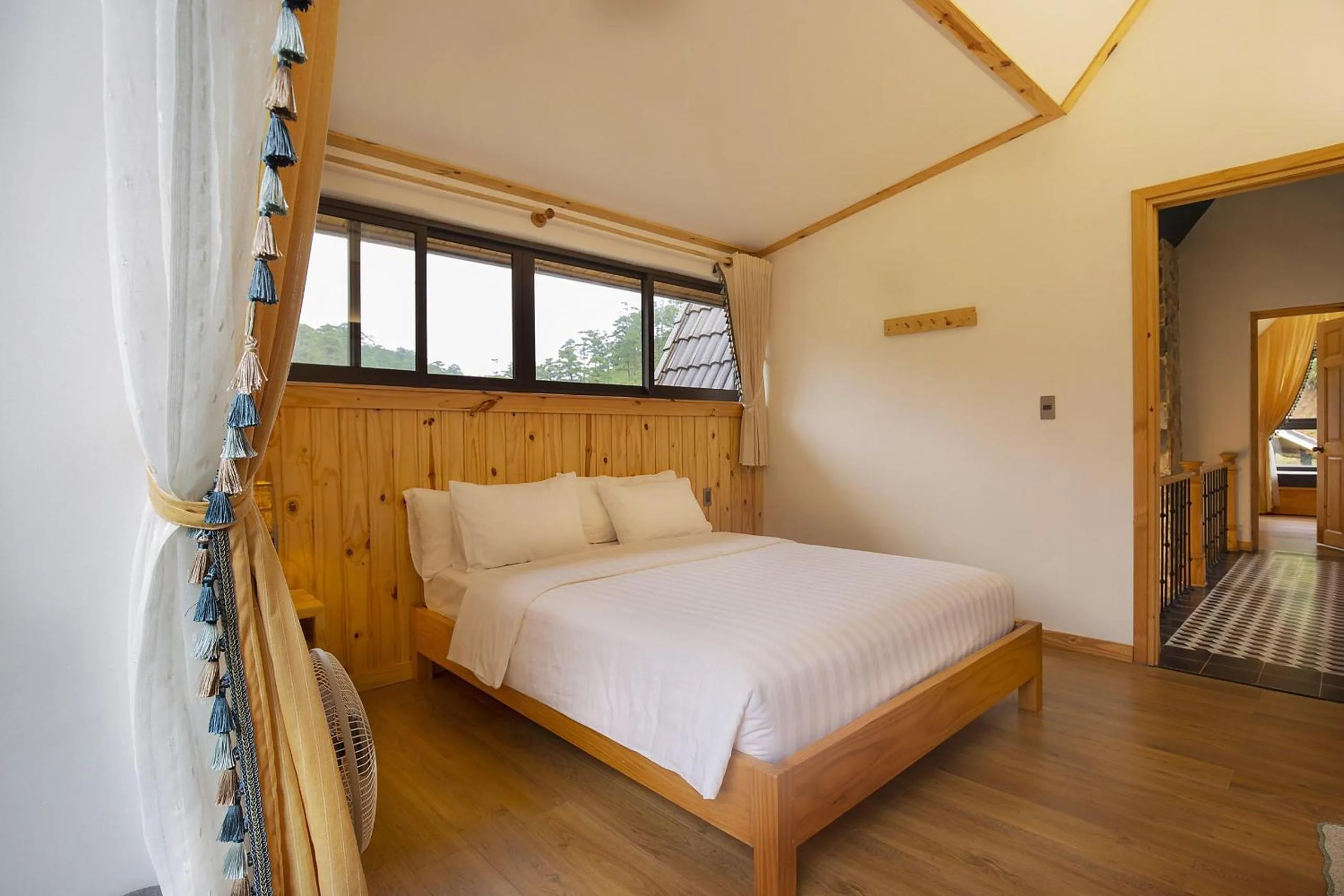 Bedroom, Bed in Lat Valley Retreat Village