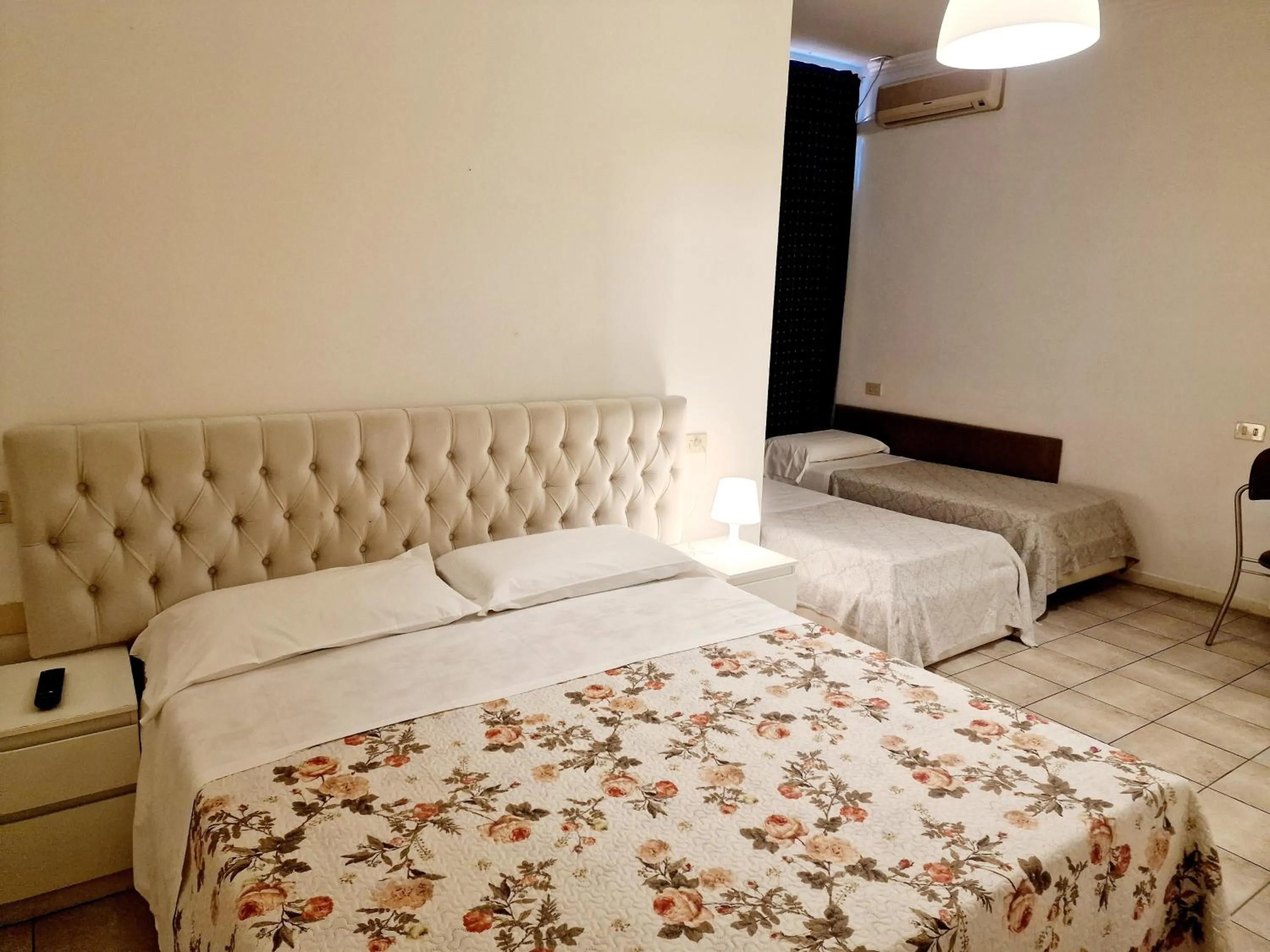 Bedroom, Bed in Hotel Firenze 2000