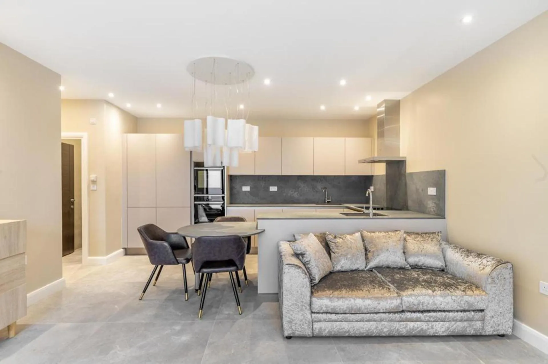 Apartment - Sleeps 2 & Free Parking