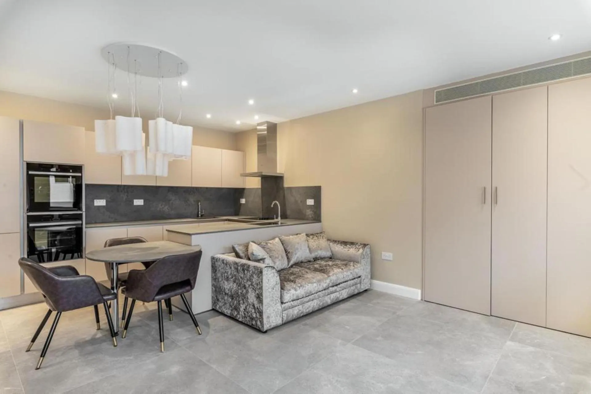 Apartment - Sleeps 2 & Free Parking