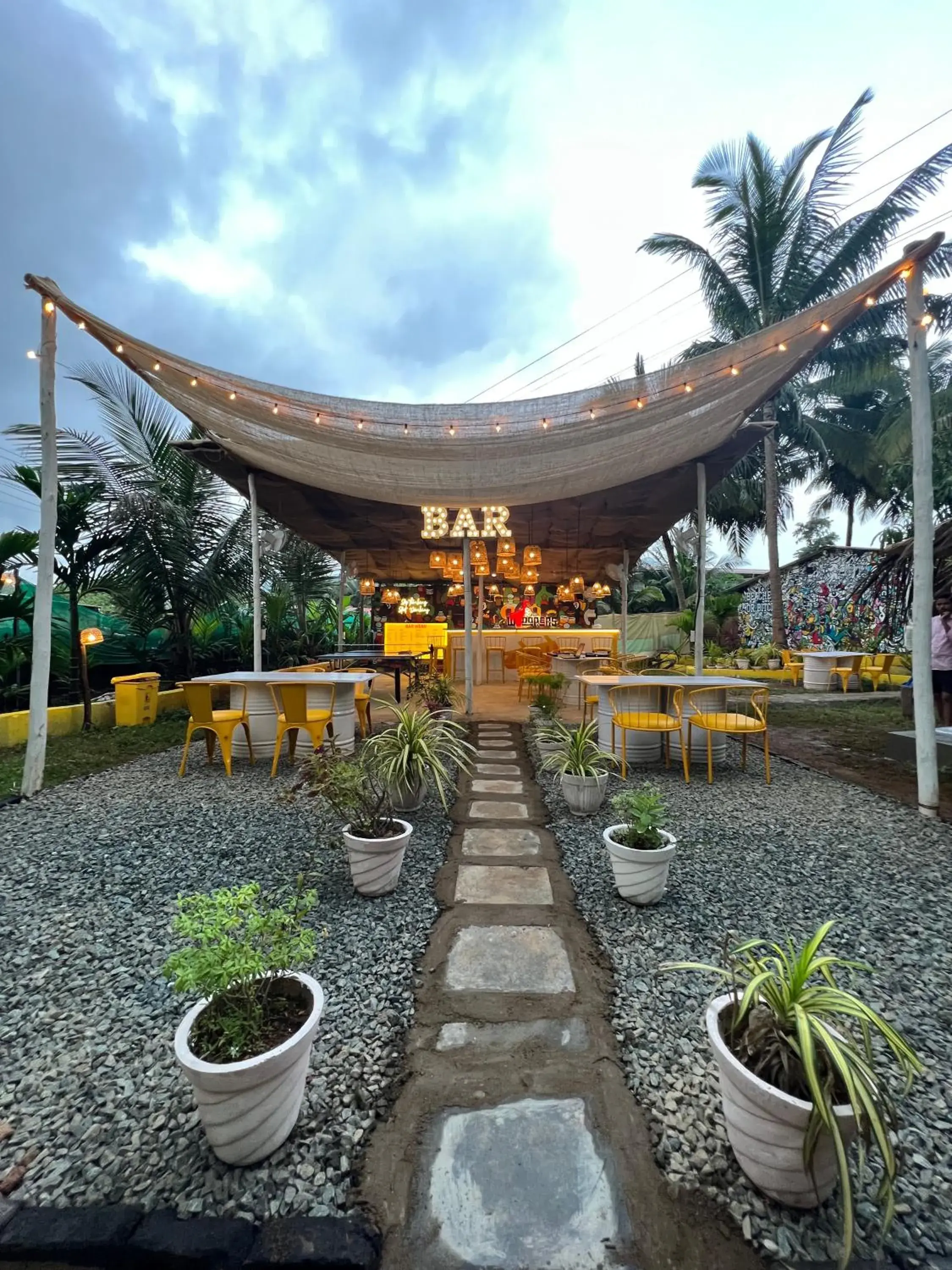 Garden view in Whoopers Party Hostel, Palolem Garden view in Whoopers Party Hostel, Palolem