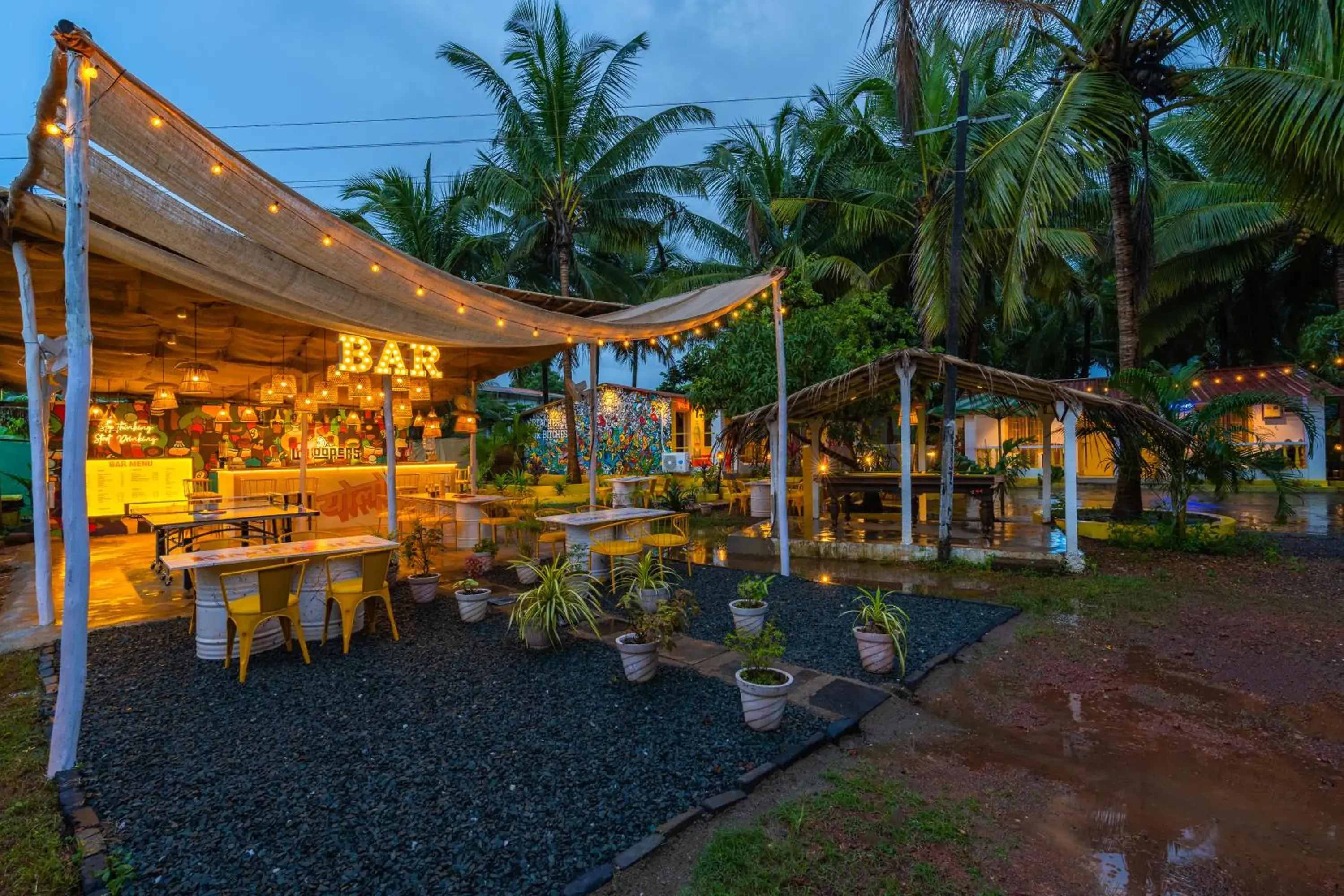 Garden view in Whoopers Party Hostel, Palolem Garden view in Whoopers Party Hostel, Palolem