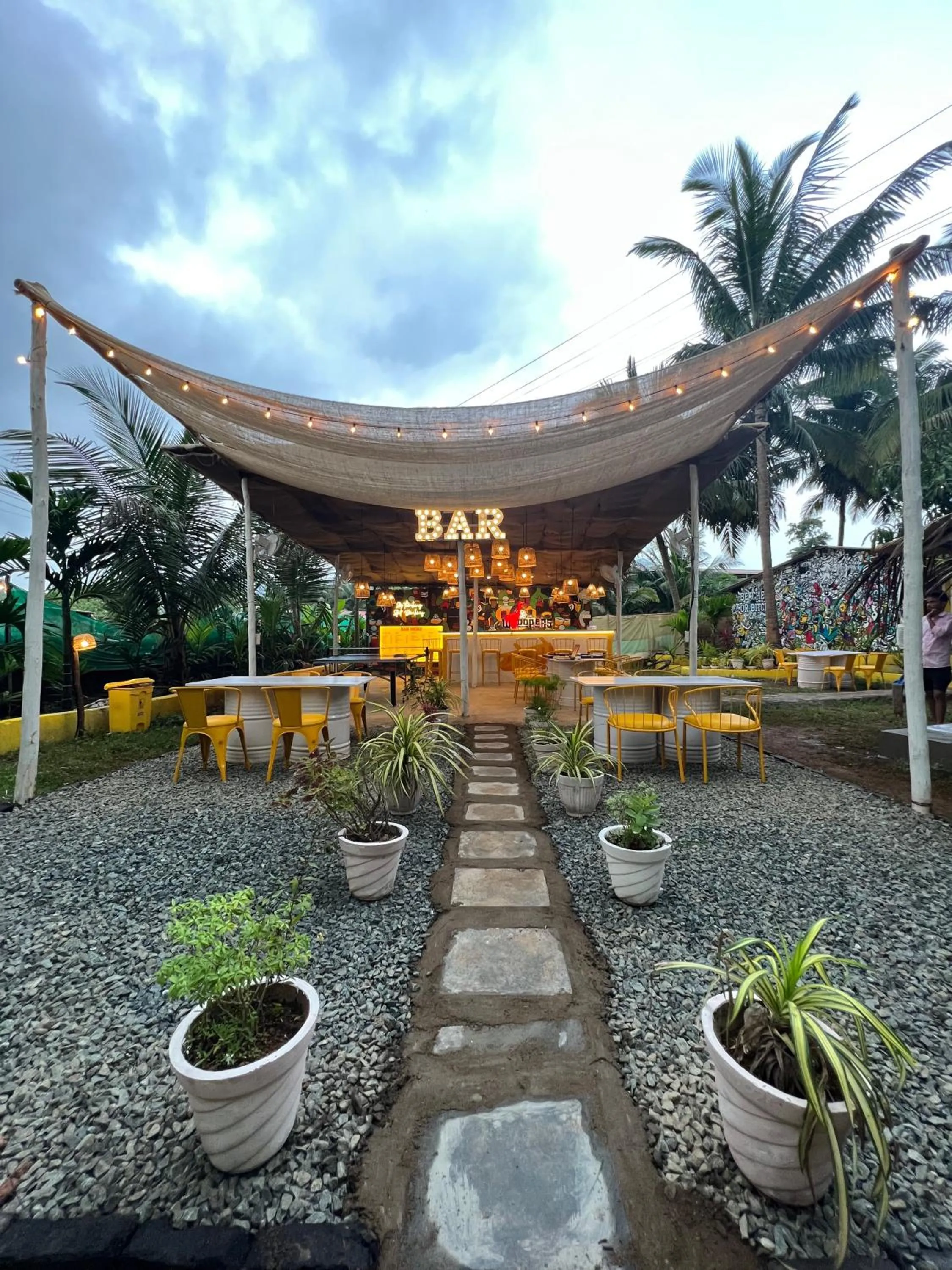 Garden view in Whoopers Party Hostel, Palolem