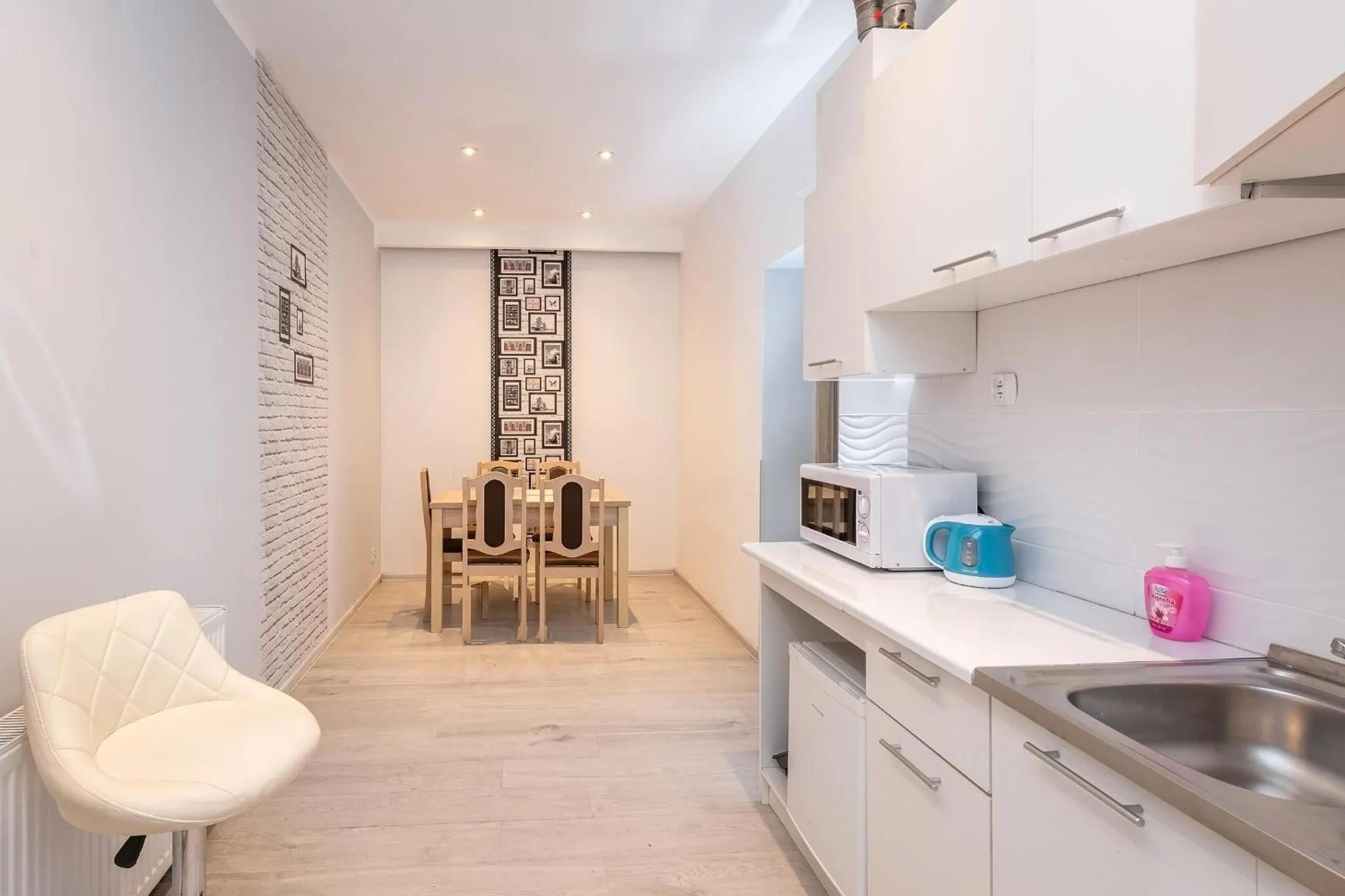 Coffee/tea facilities in 70s Hostel