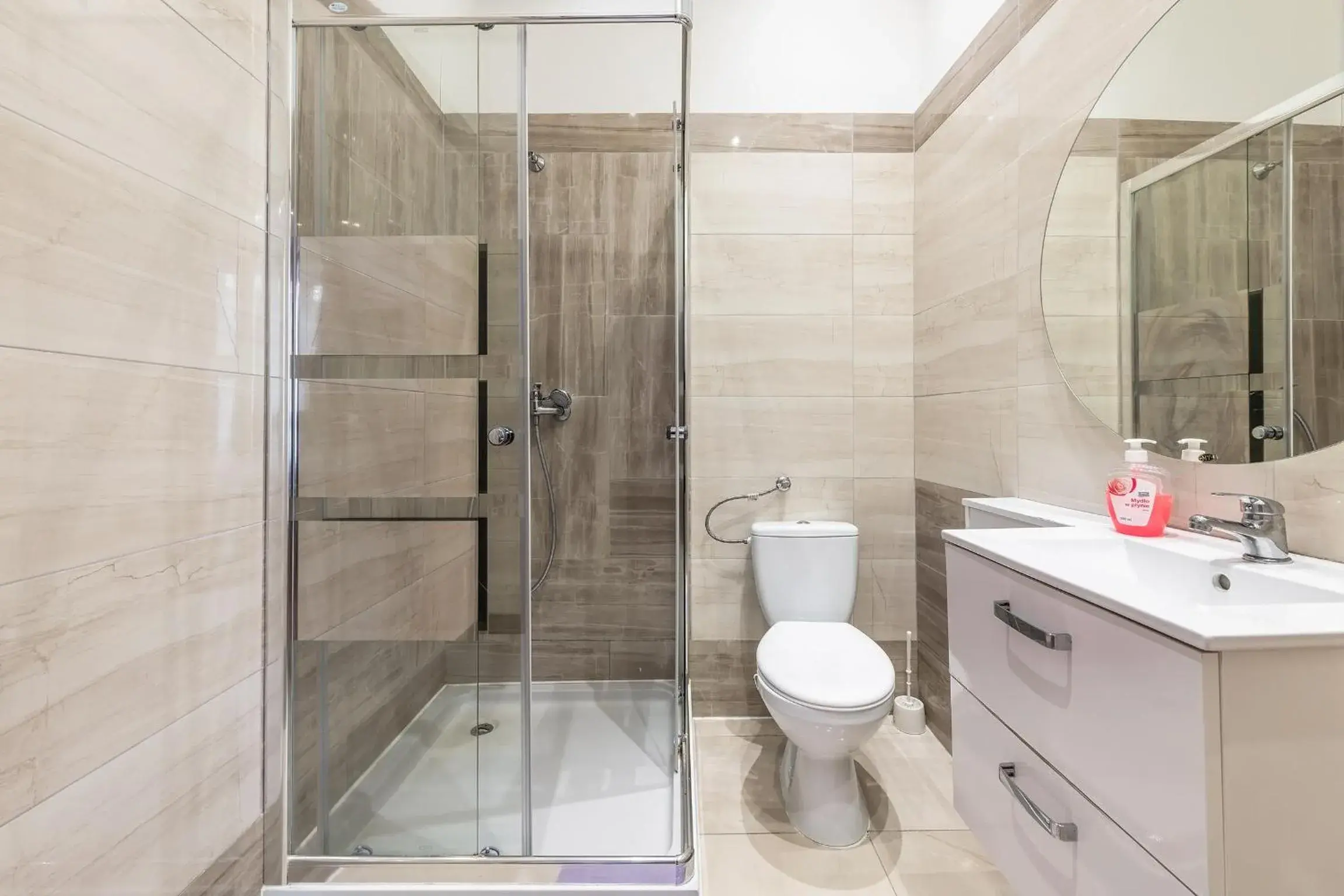 Shower, Bathroom in 70s Hostel