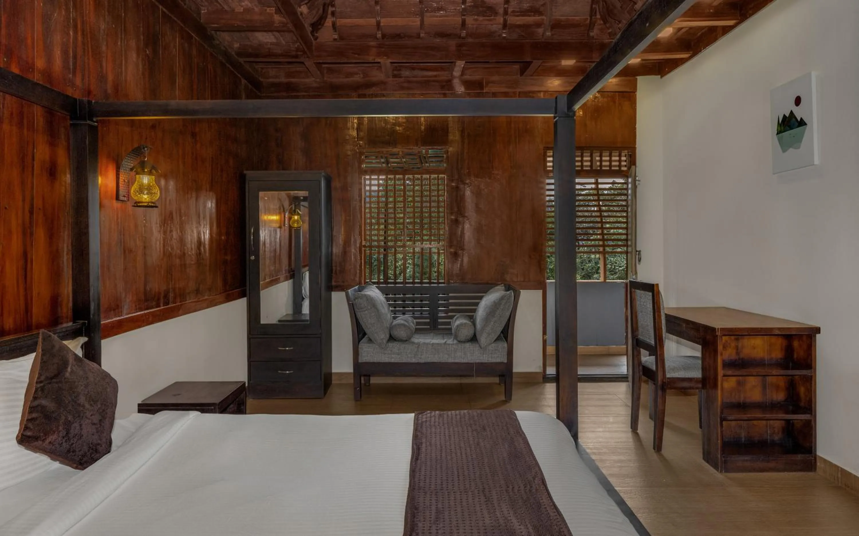 Bedroom, Bed in Forest County