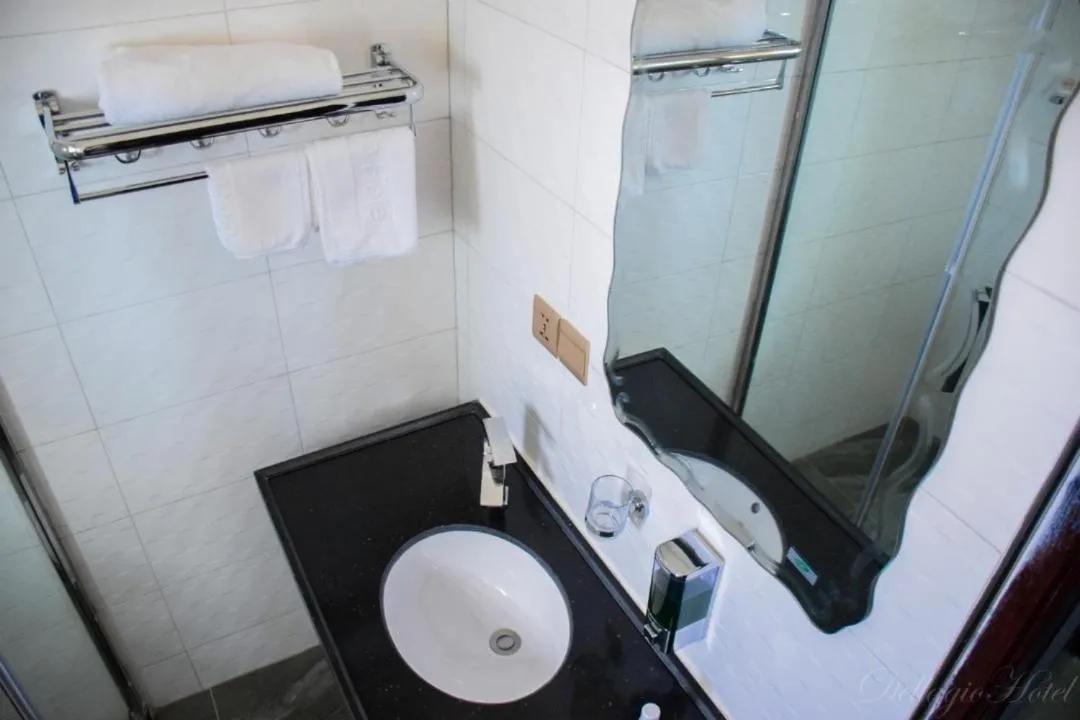 Bath in Dellagio Hotel