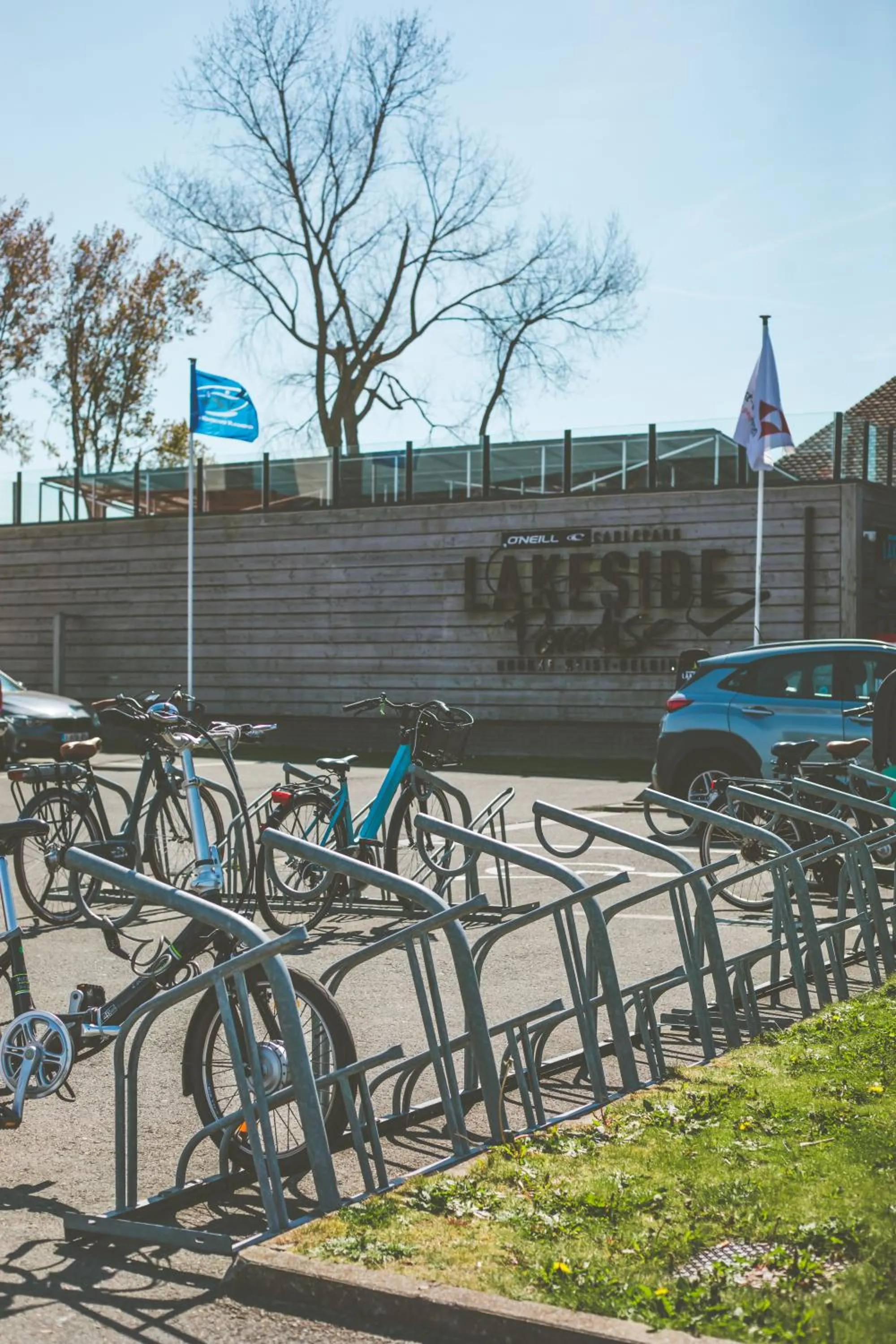 Parking in Lakeside Paradise Sport Hostel