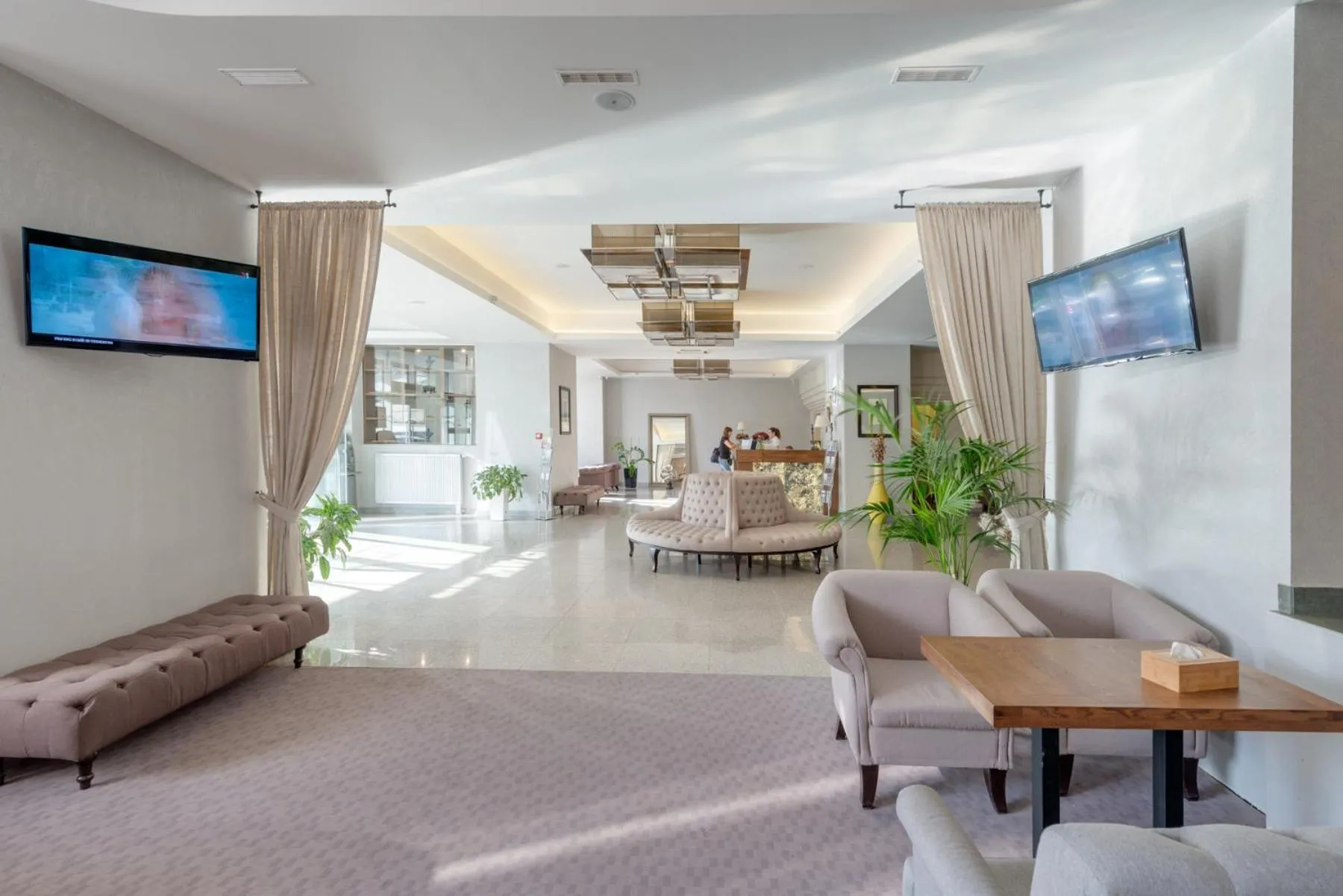 Communal lounge/ TV room in Gagarinn
