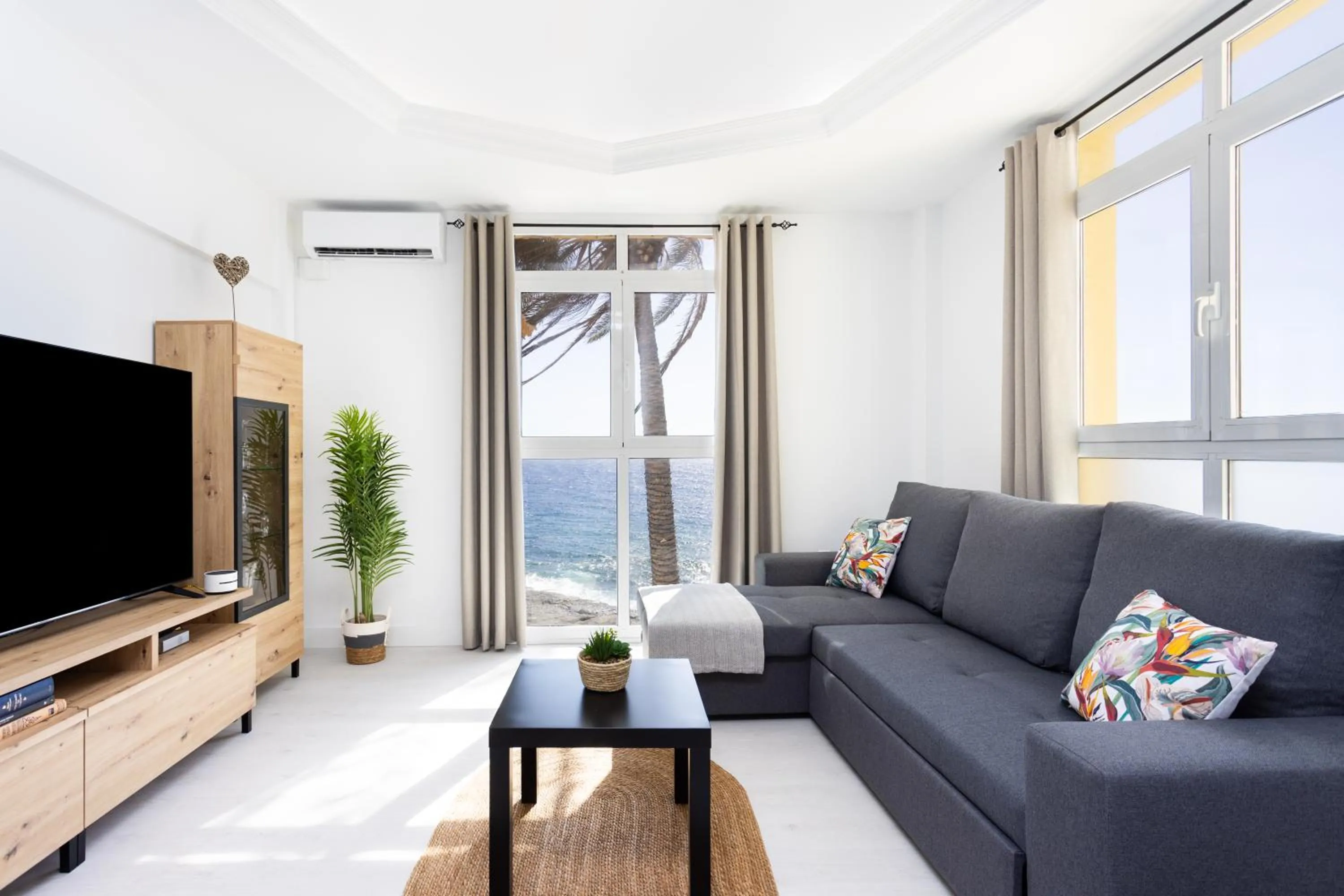 TV and multimedia in Apartamento Natural Ocean Pool
