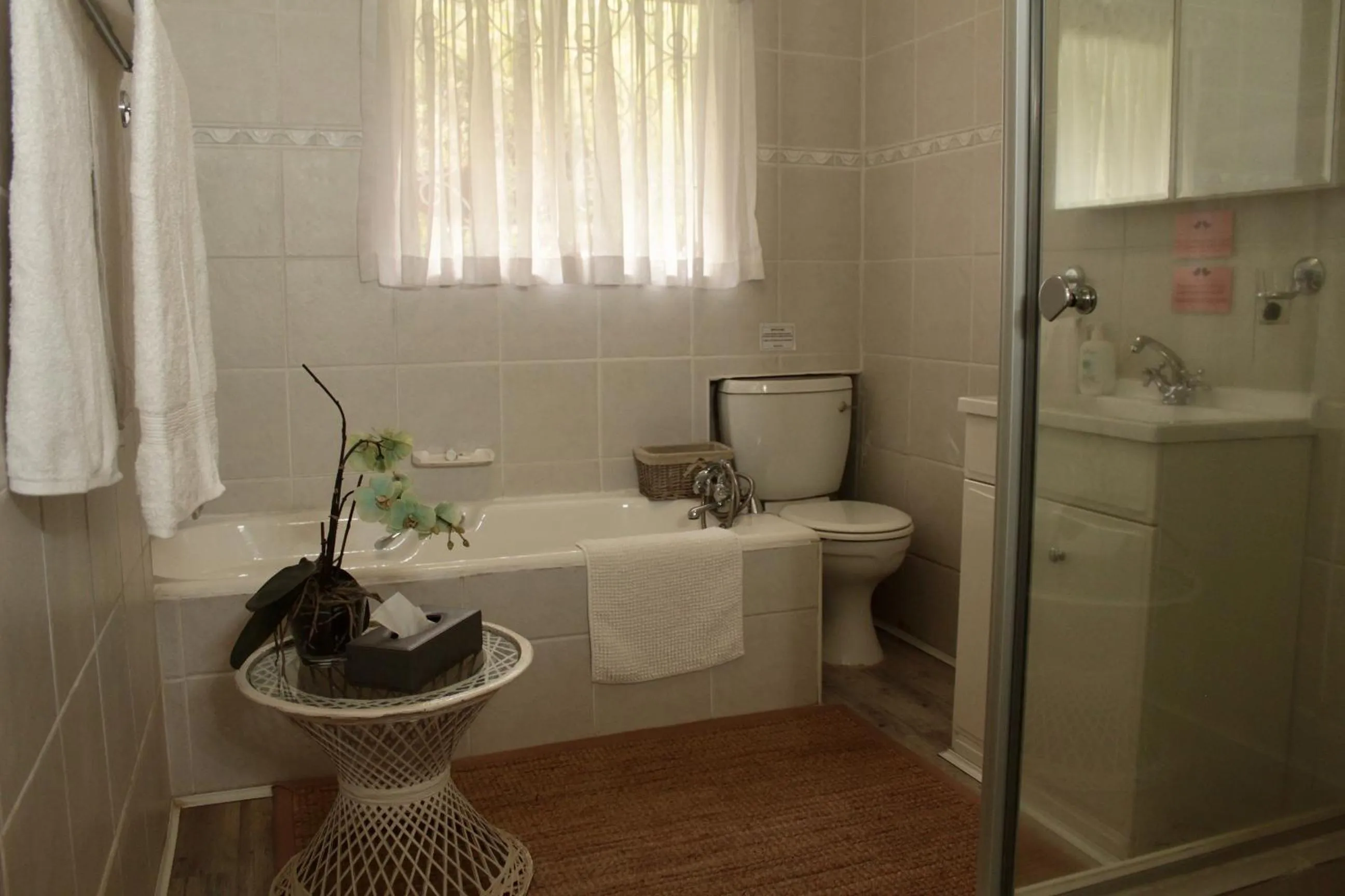 Bathroom in Cathkin Cottage Bed & Breakfast