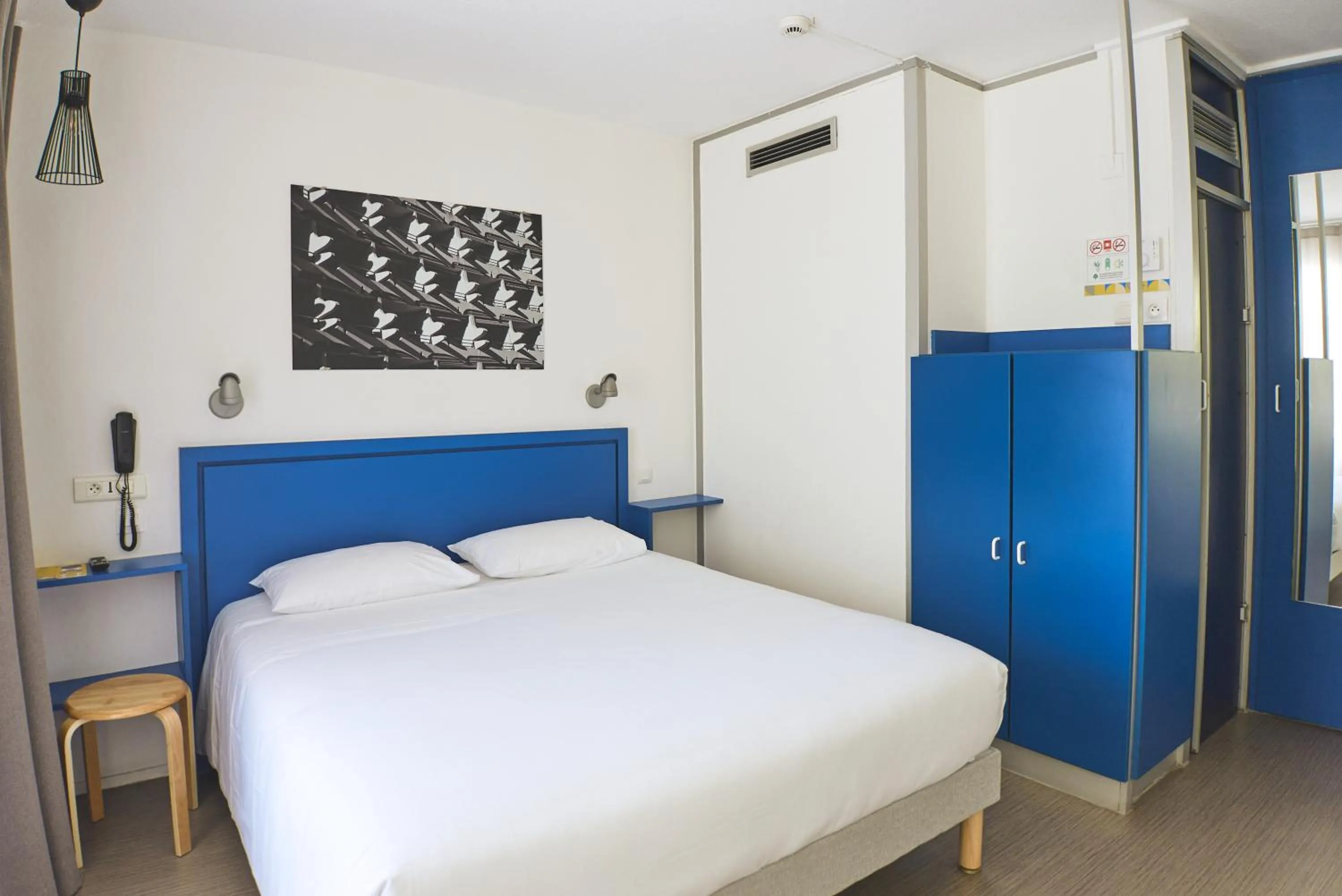 Photo of the whole room, Bed in Hôtel Les Rives Bleues