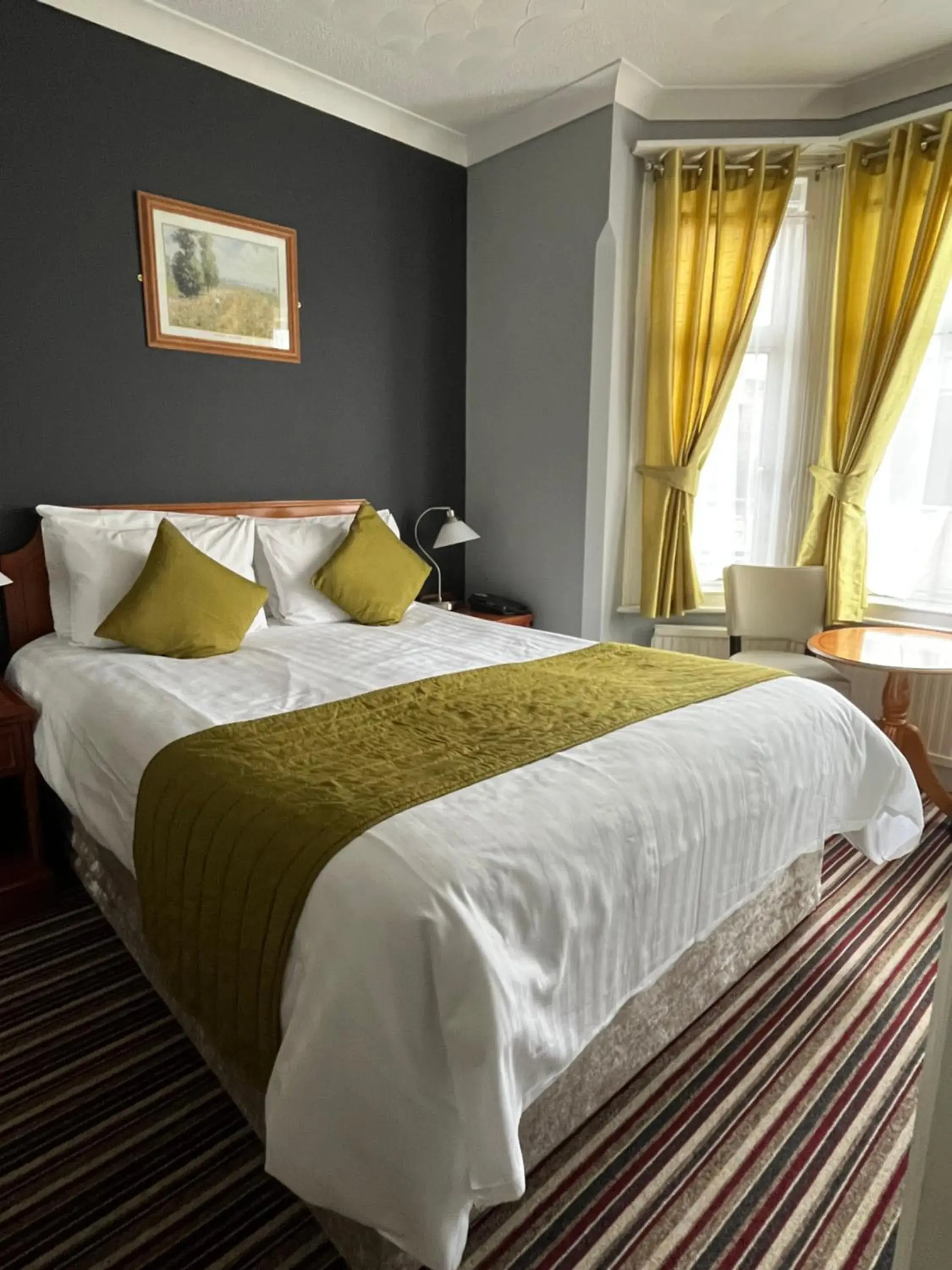 Bed in Sorrento Hotel & Restaurant
