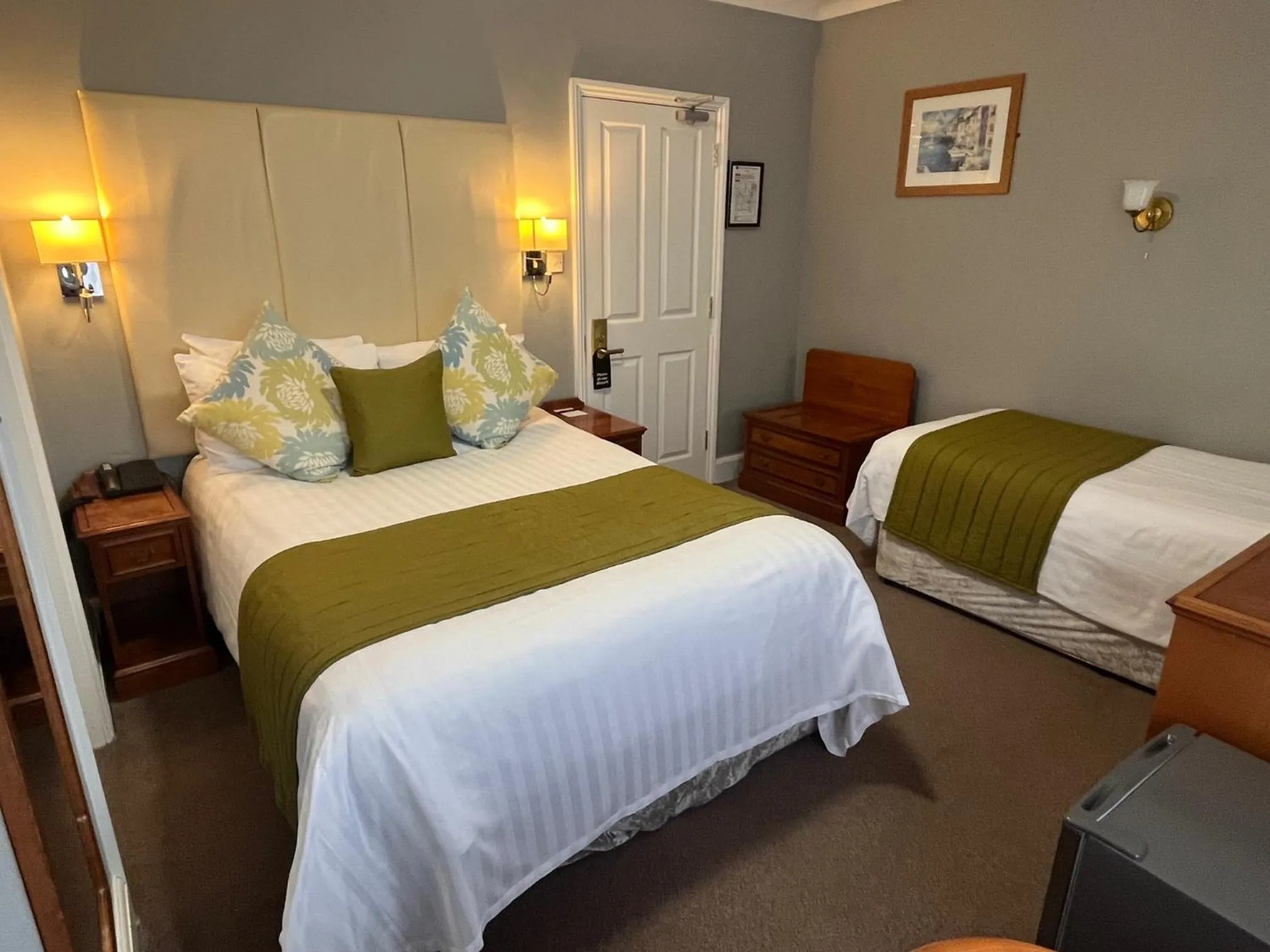 Bed in Sorrento Hotel & Restaurant