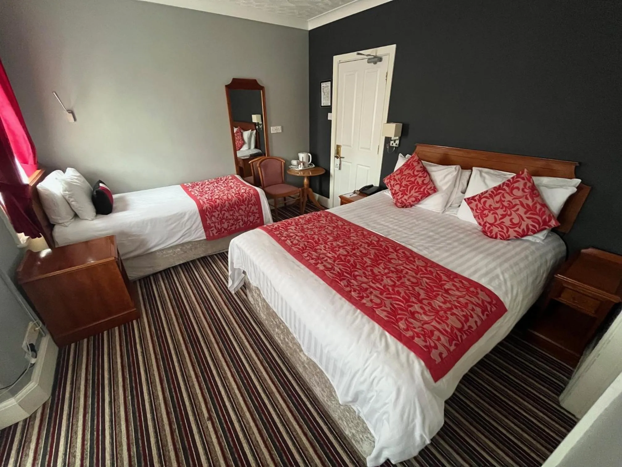 Bed in Sorrento Hotel & Restaurant