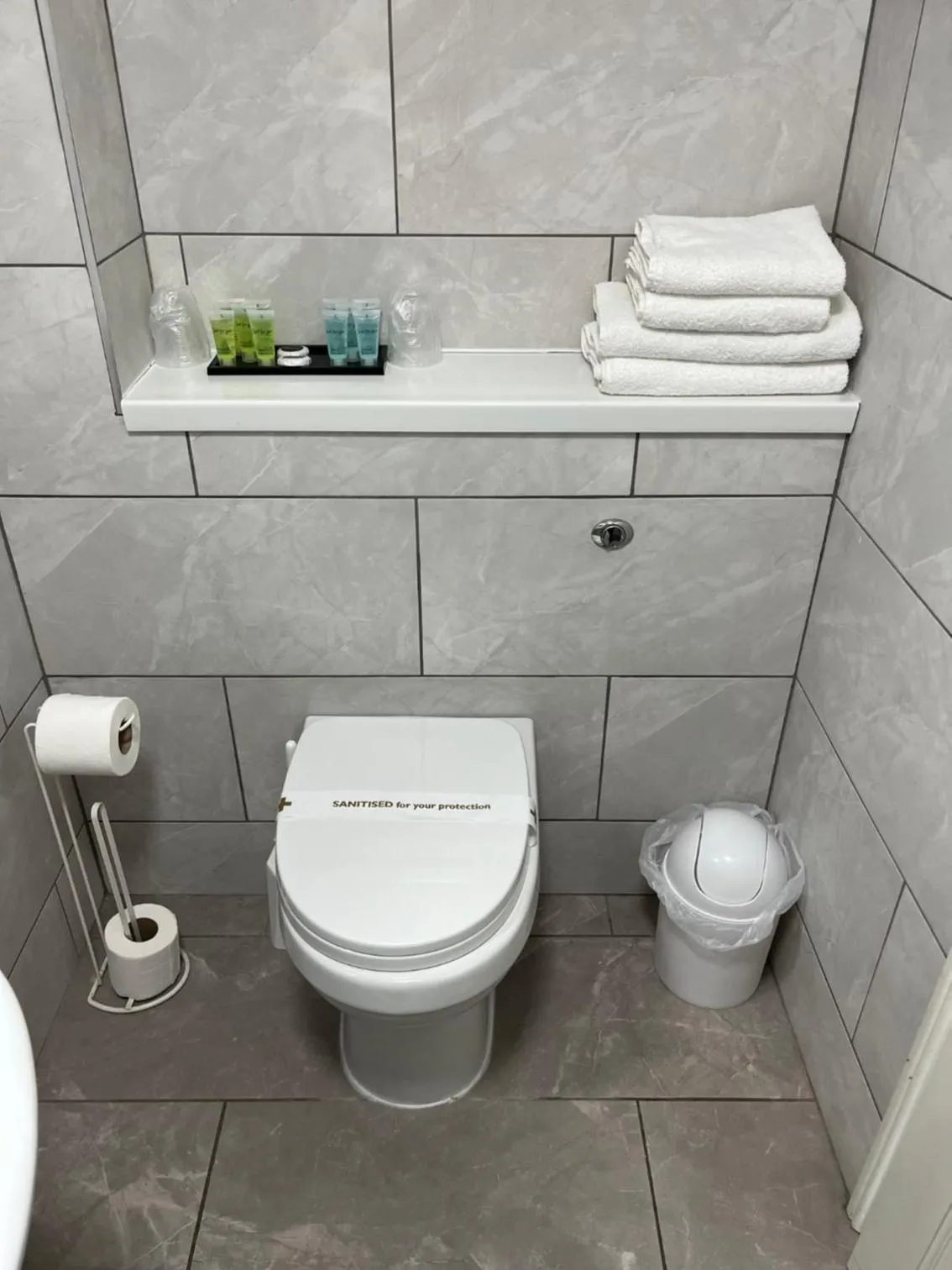 Toilet in Sorrento Hotel & Restaurant