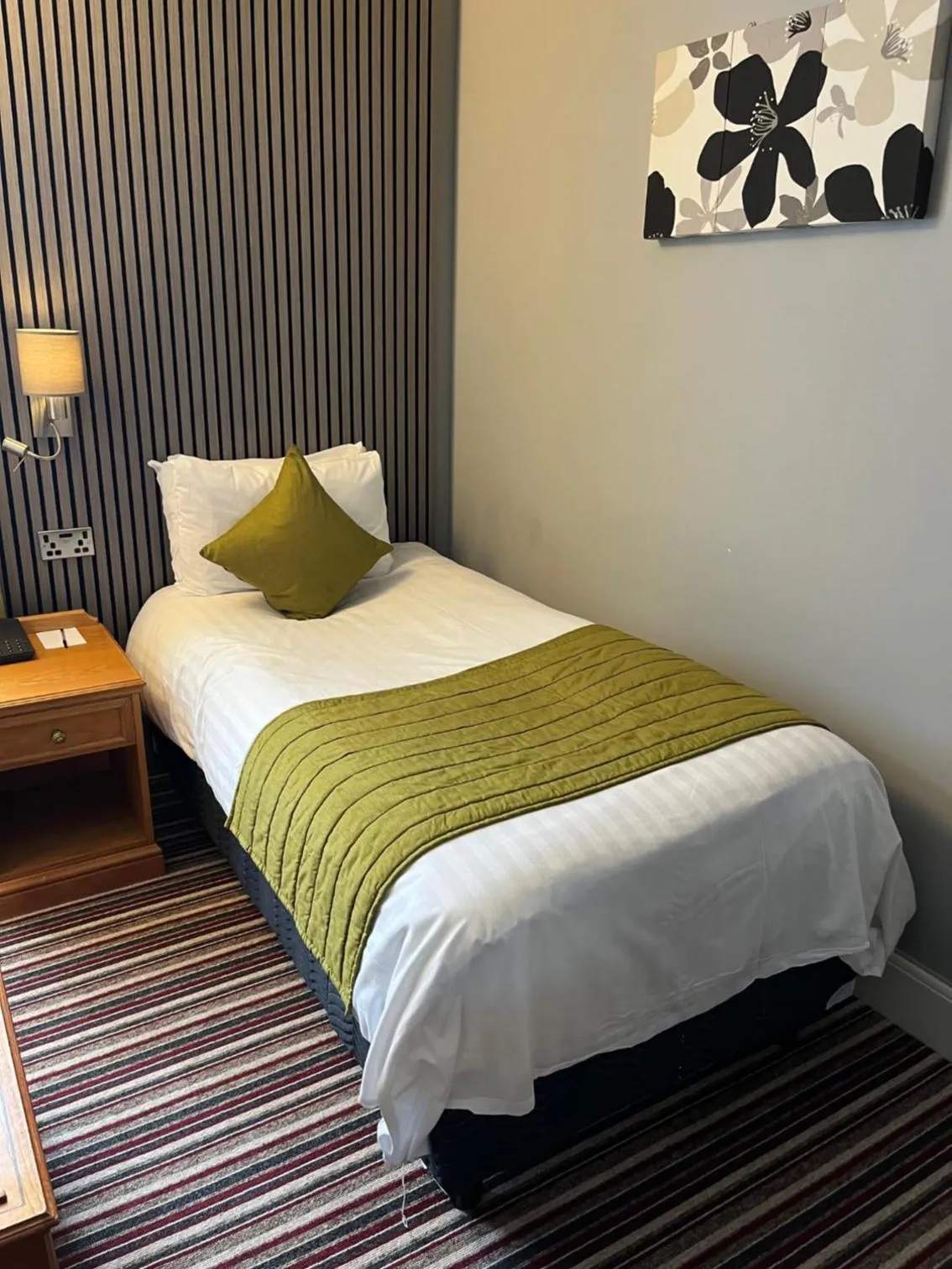 Bed in Sorrento Hotel & Restaurant