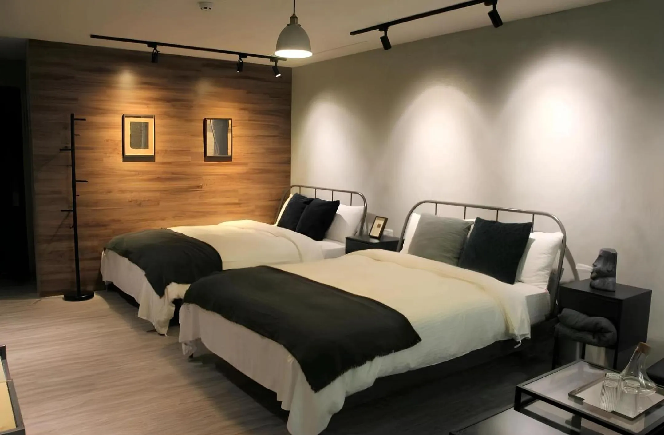 Bed in 好趣旅店 How Chill Inn #風格設計民宿 #停車折抵 #可包棟