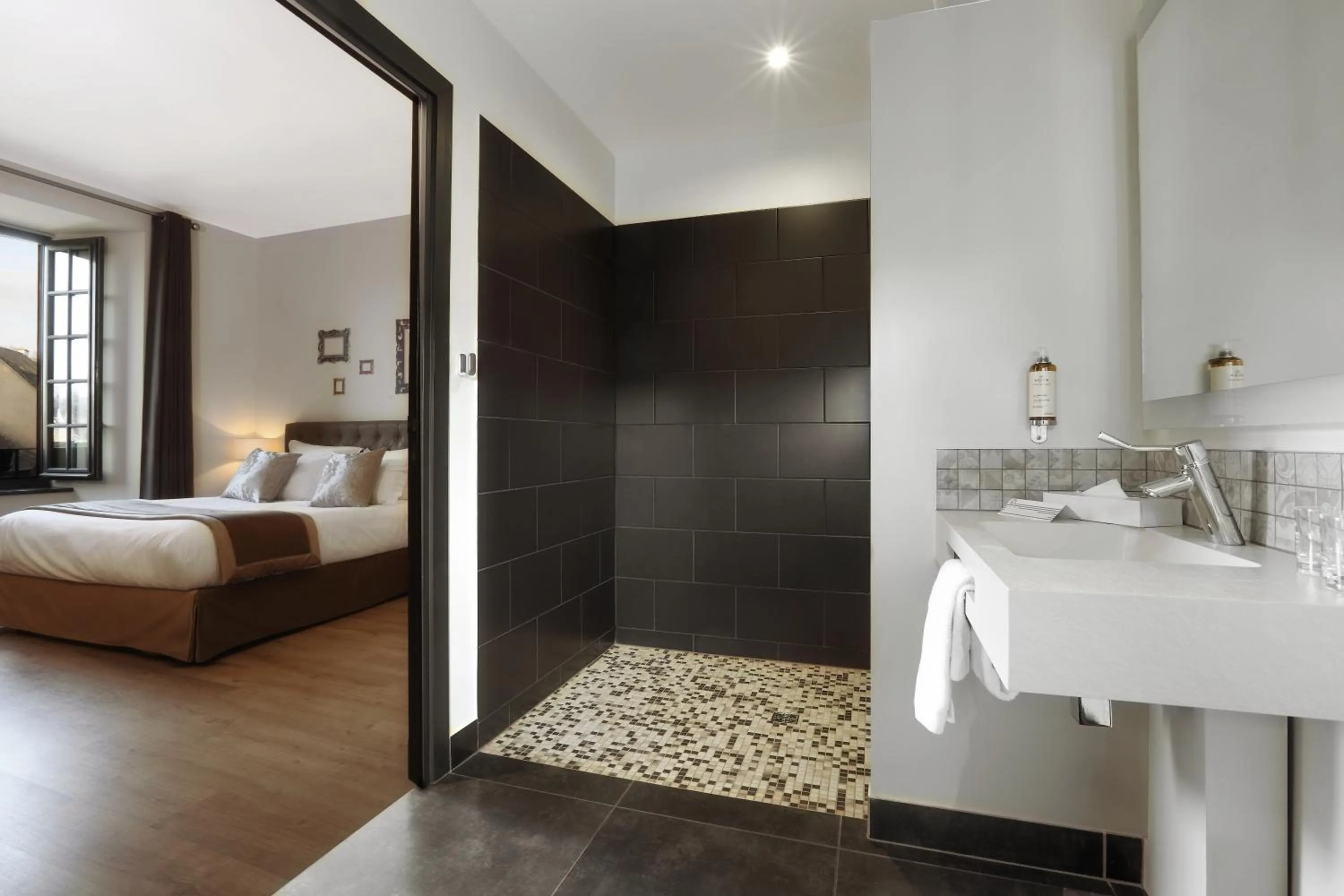 Other, Bed in Hôtel Joyet de Maubec