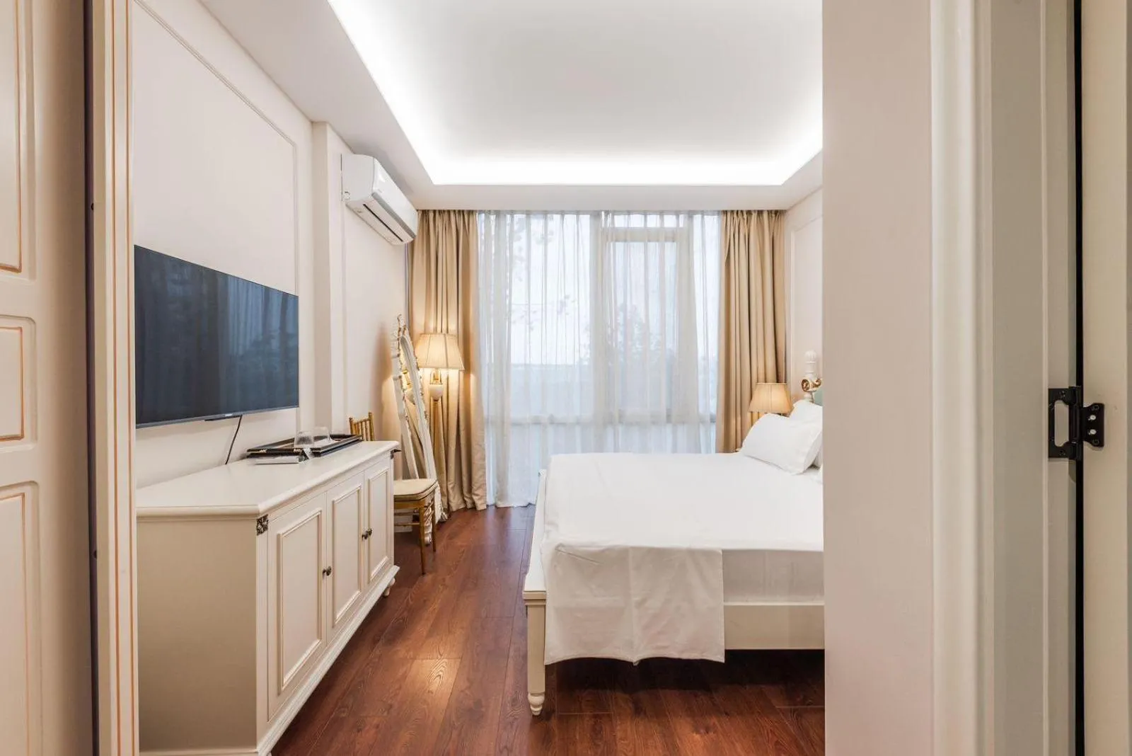 SOL INVICTUS Boutique Hotel Durres Albania