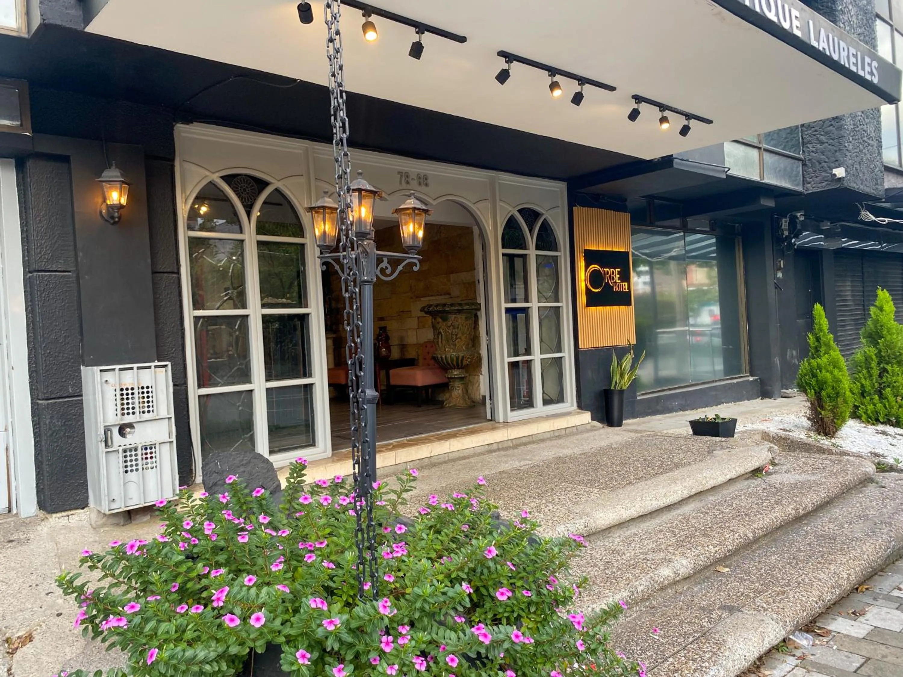 Facade/entrance in Orbe Hotel Medellín